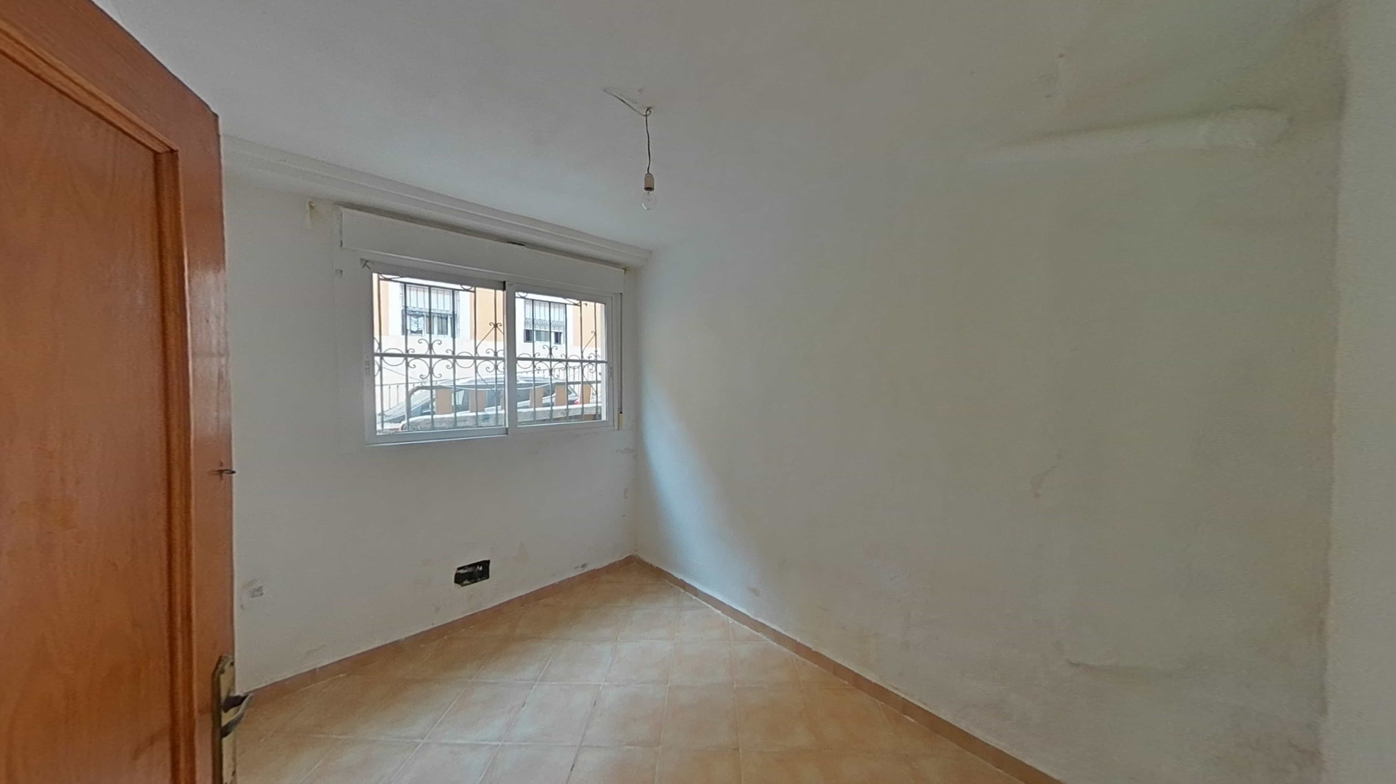 Commercial premises for sale in calle Lastre -18-20