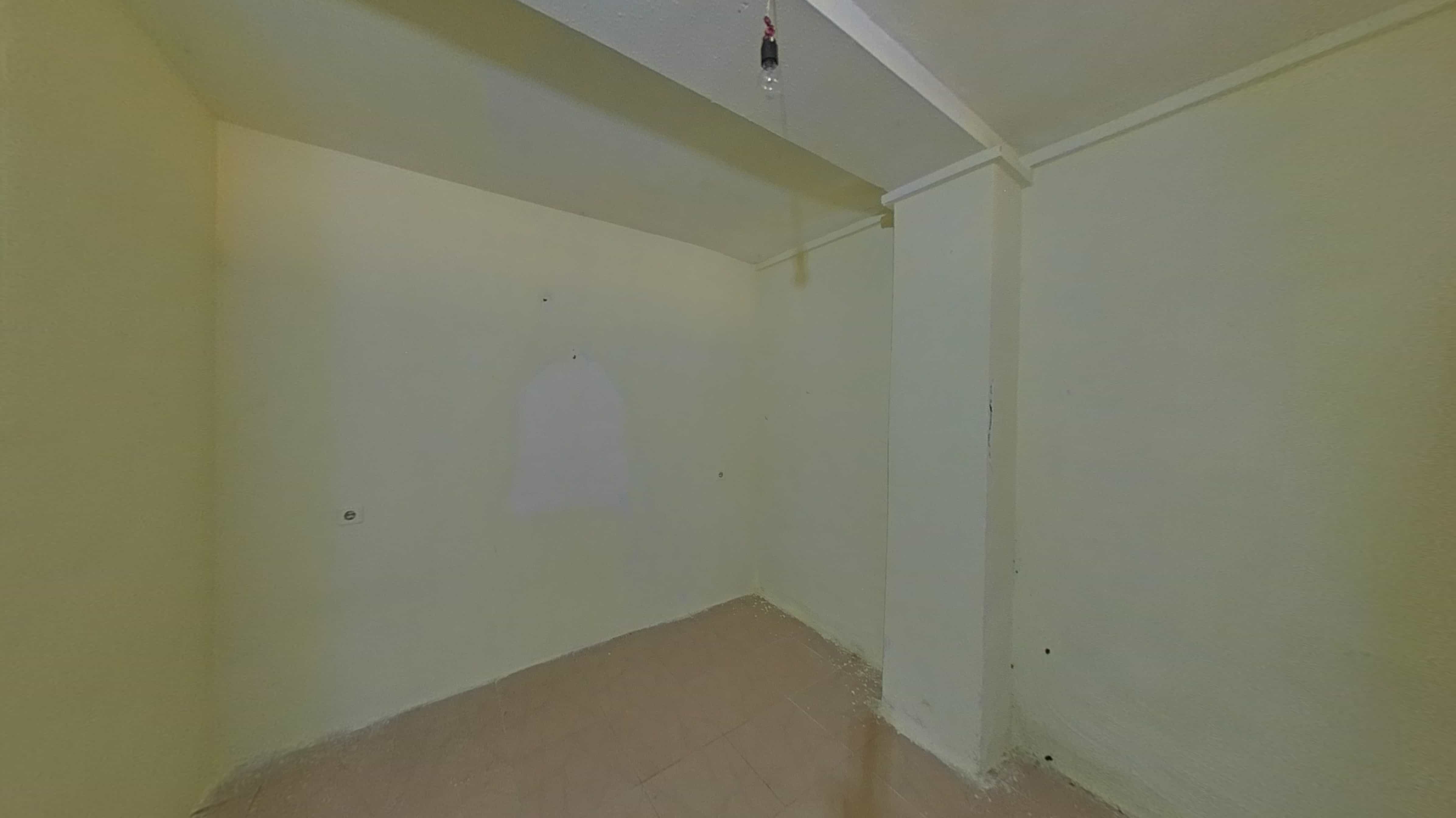 Commercial premises for sale in calle Lastre -18-20