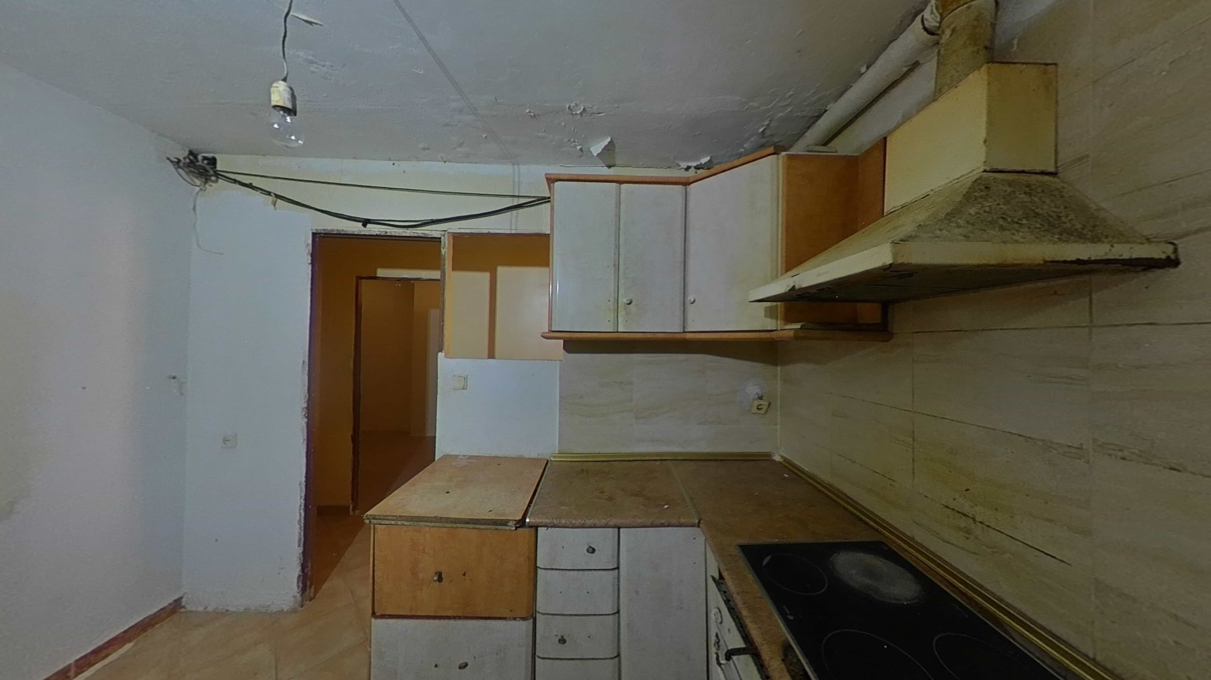 Commercial premises for sale in calle Lastre -18-20