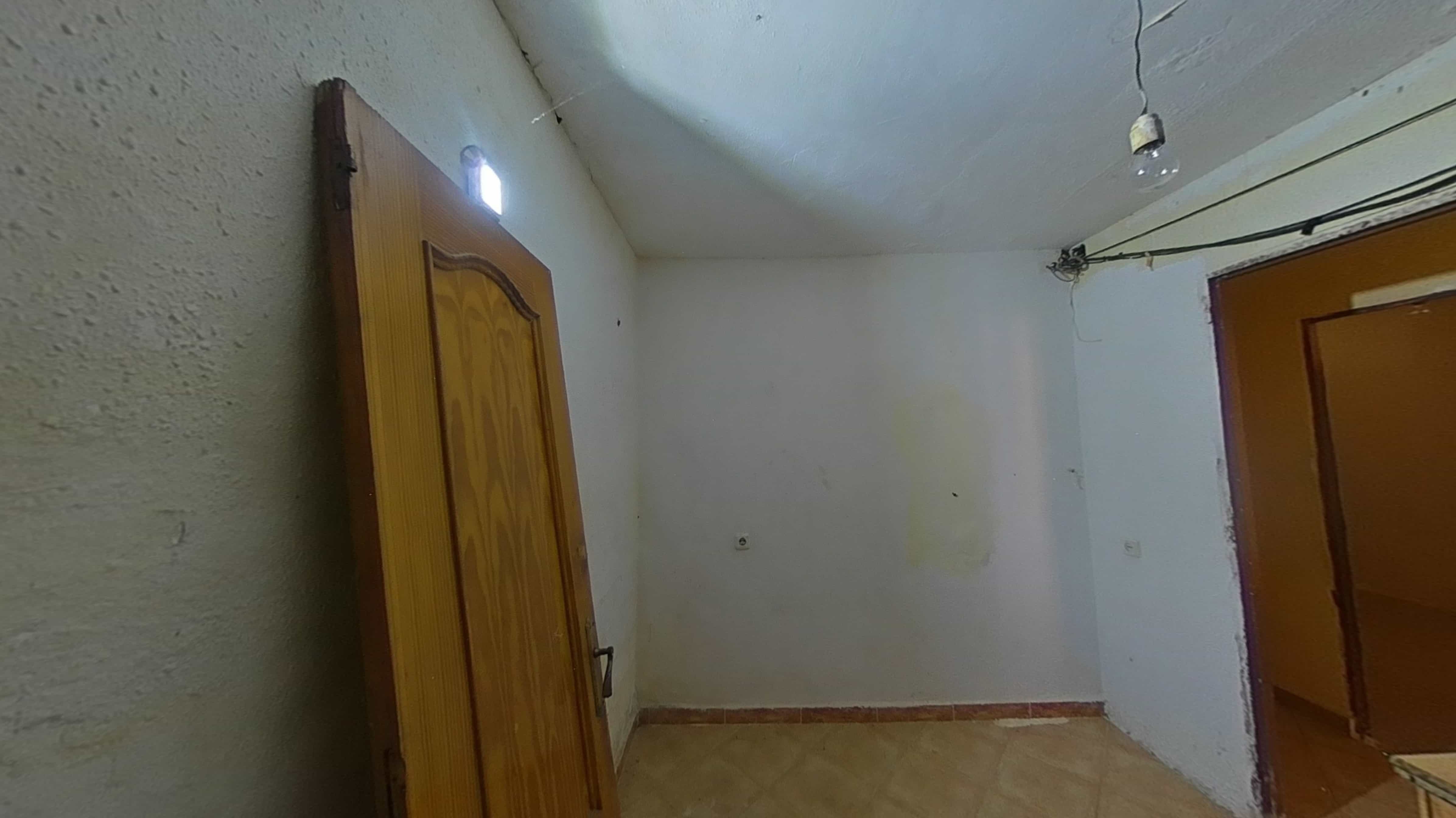 Commercial premises for sale in calle Lastre -18-20