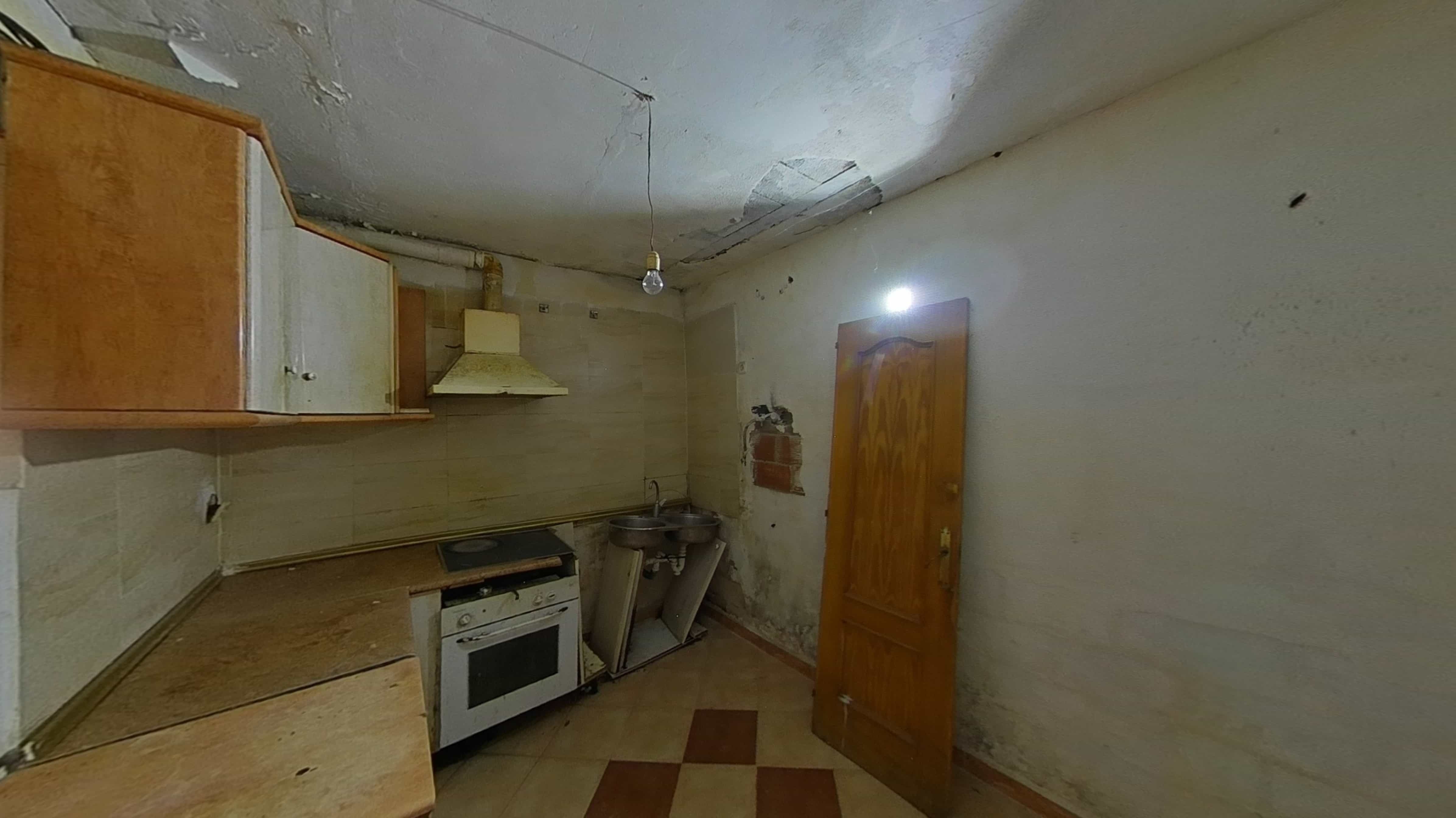 Commercial premises for sale in calle Lastre -18-20