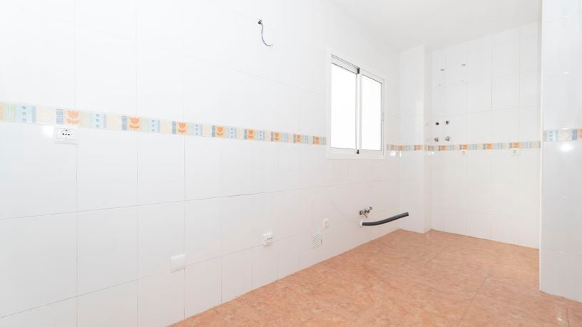 Piso en venta en calle Montilla, Edif. Villa Marina