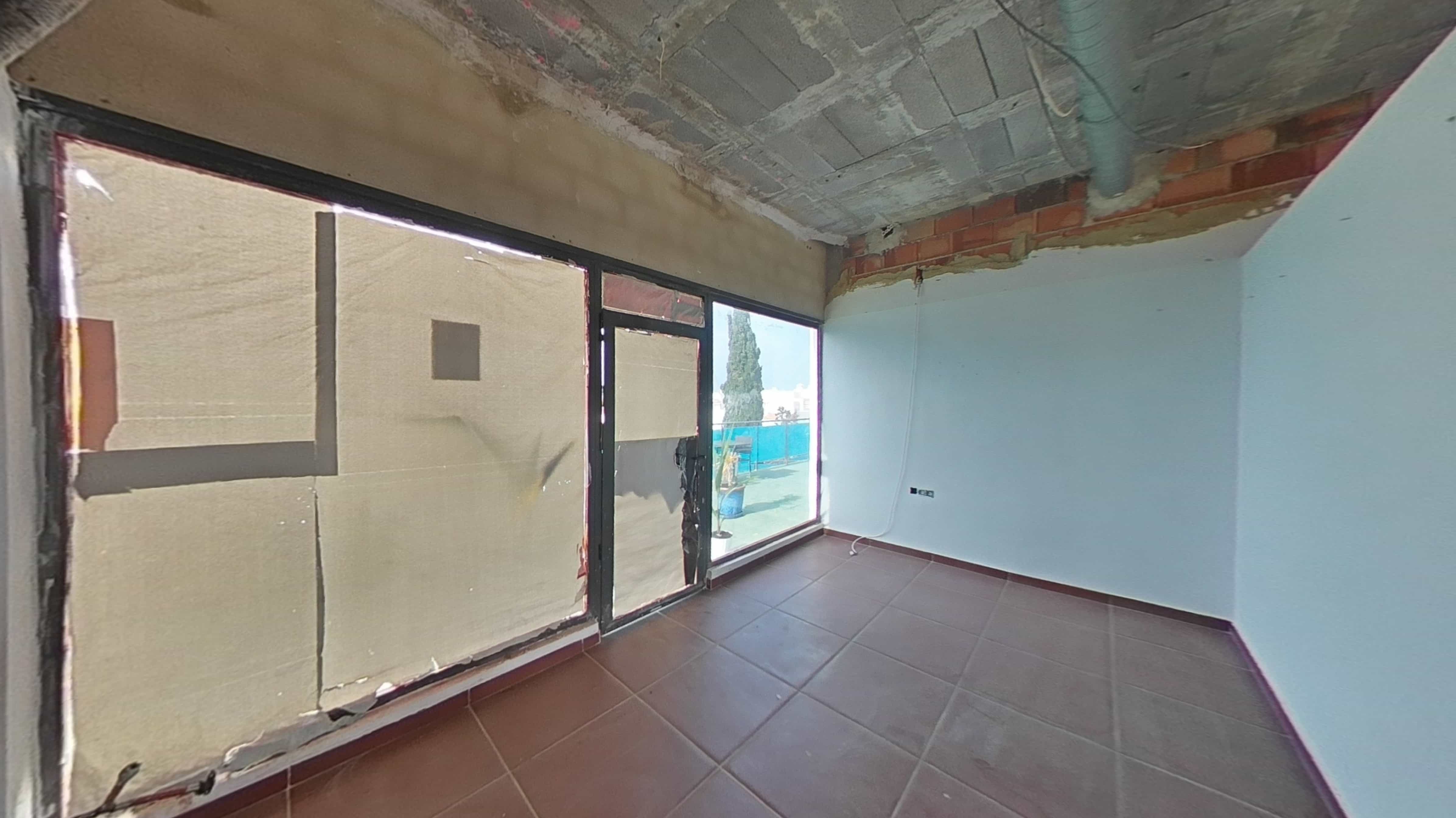 Commercial premises for sale in avda Del Mar