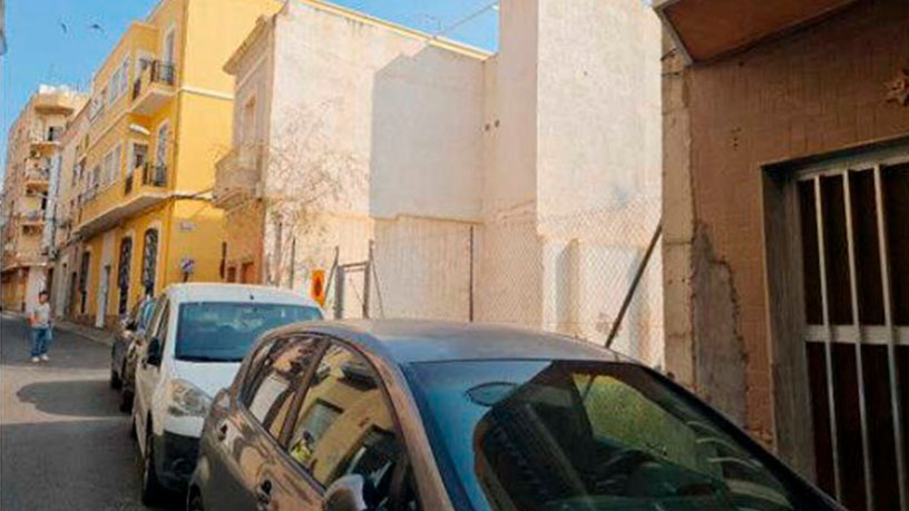 Terreno urbano en venta en calle Maria Guerrero