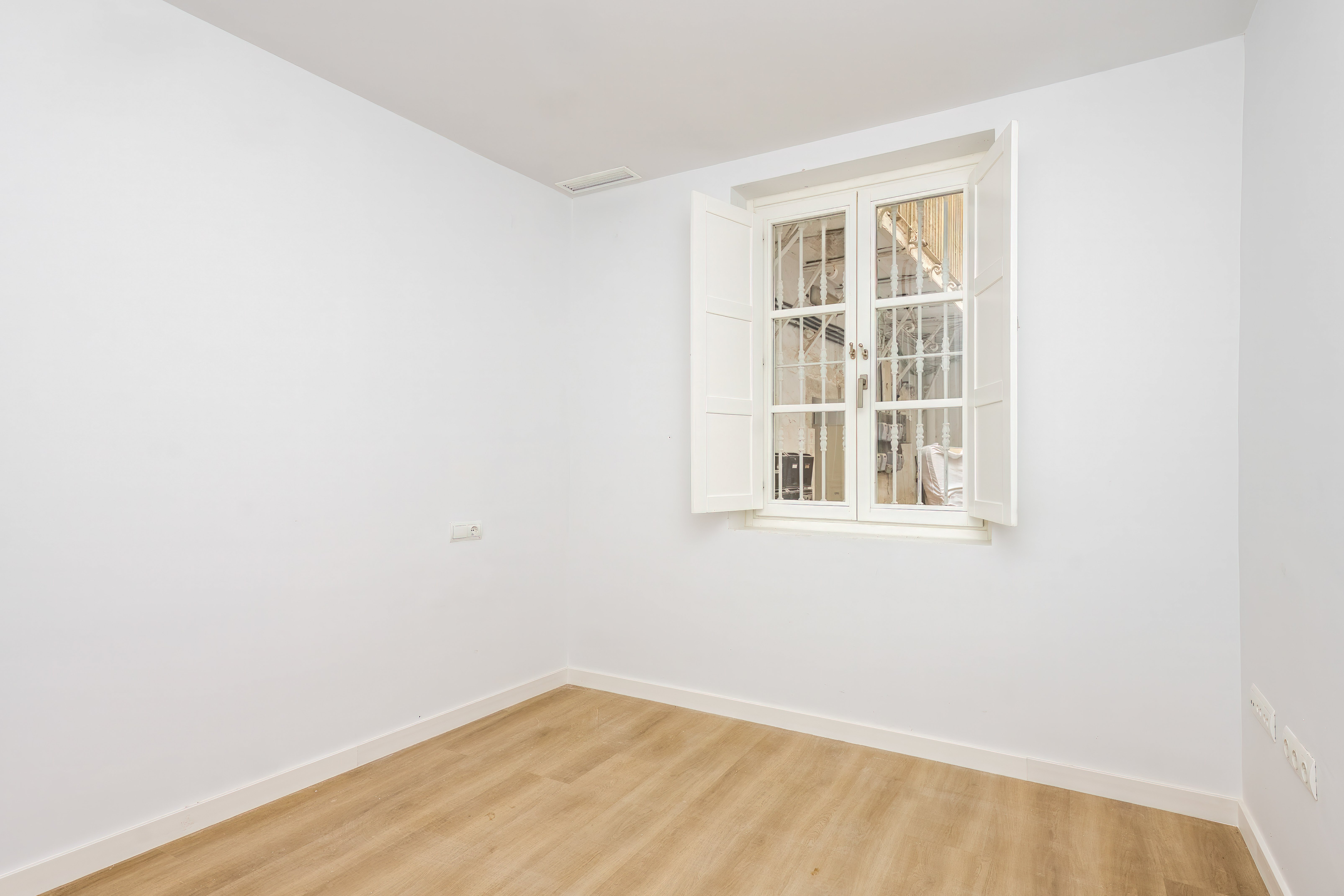 Piso en venta en calle Rafael de la Viesca