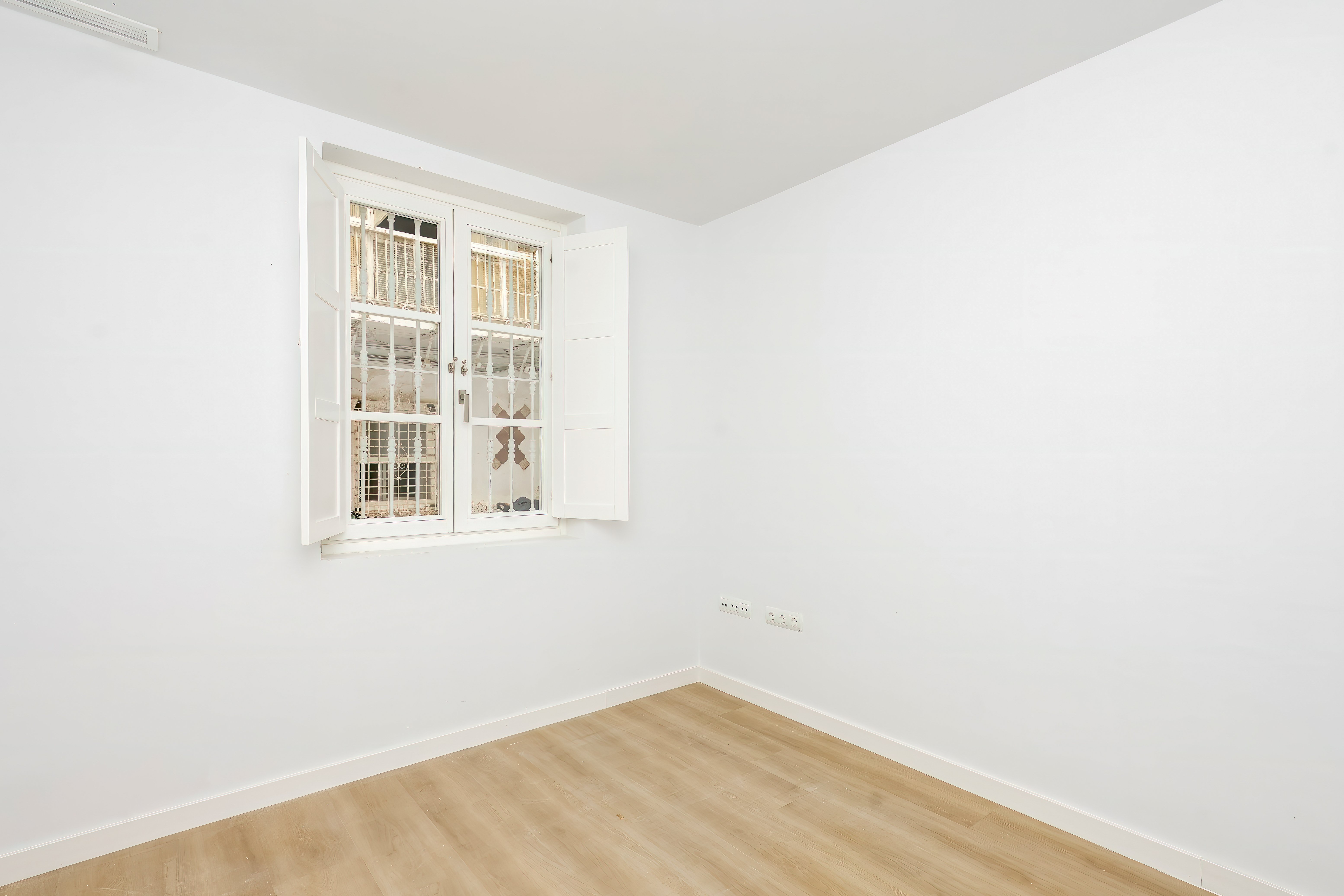 Piso en venta en calle Rafael de la Viesca
