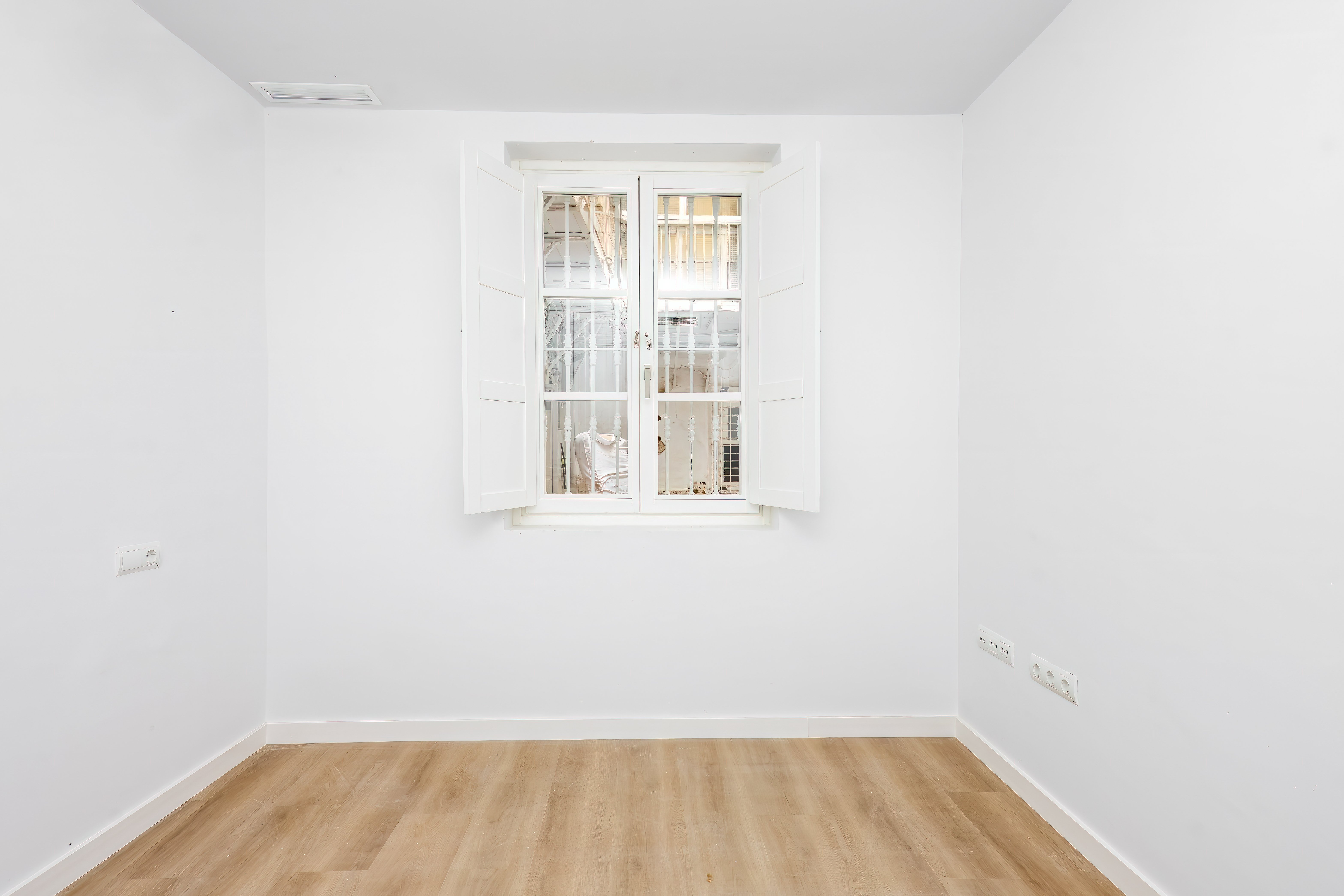 Piso en venta en calle Rafael de la Viesca