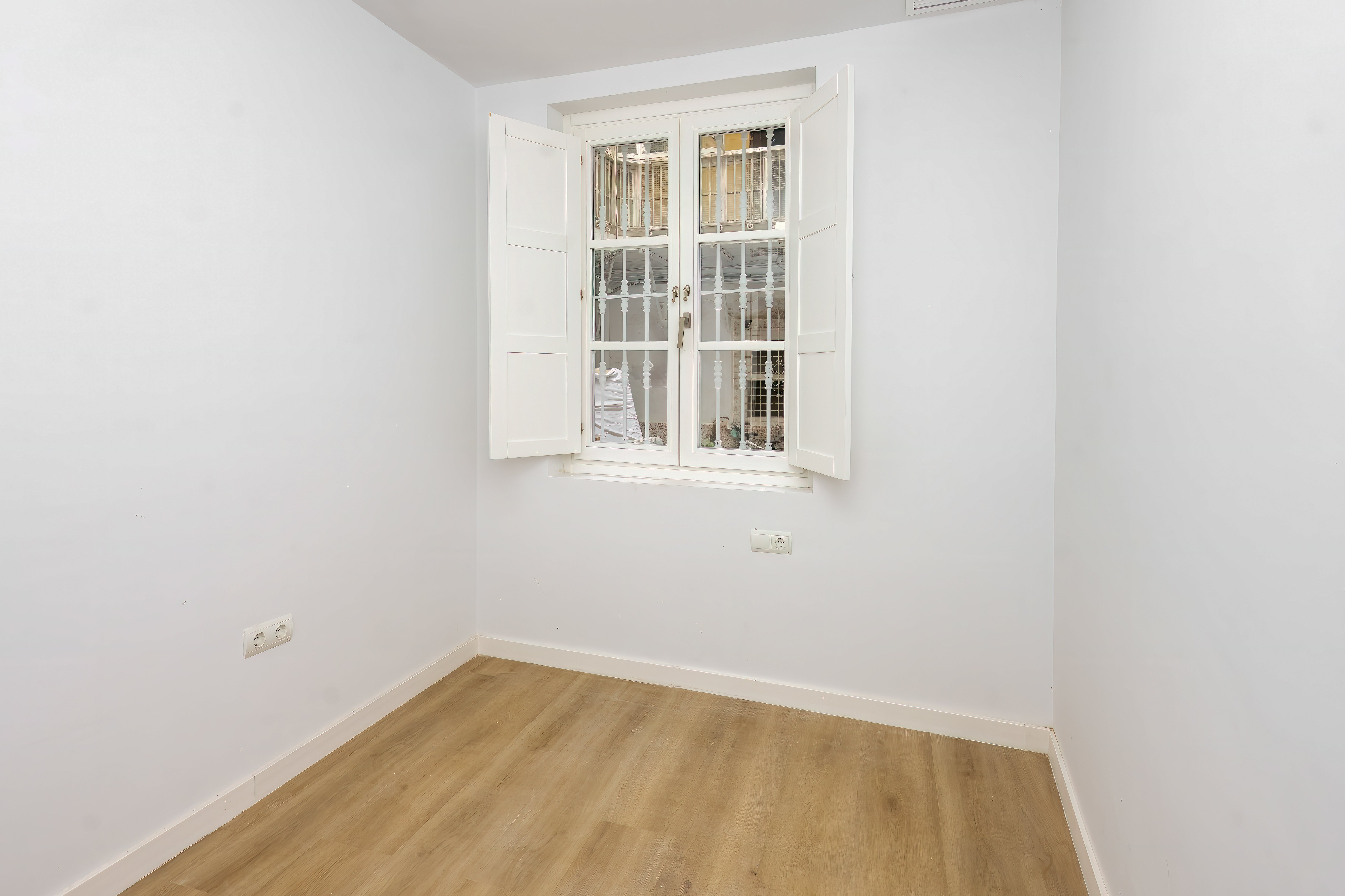 Piso en venta en calle Rafael de la Viesca
