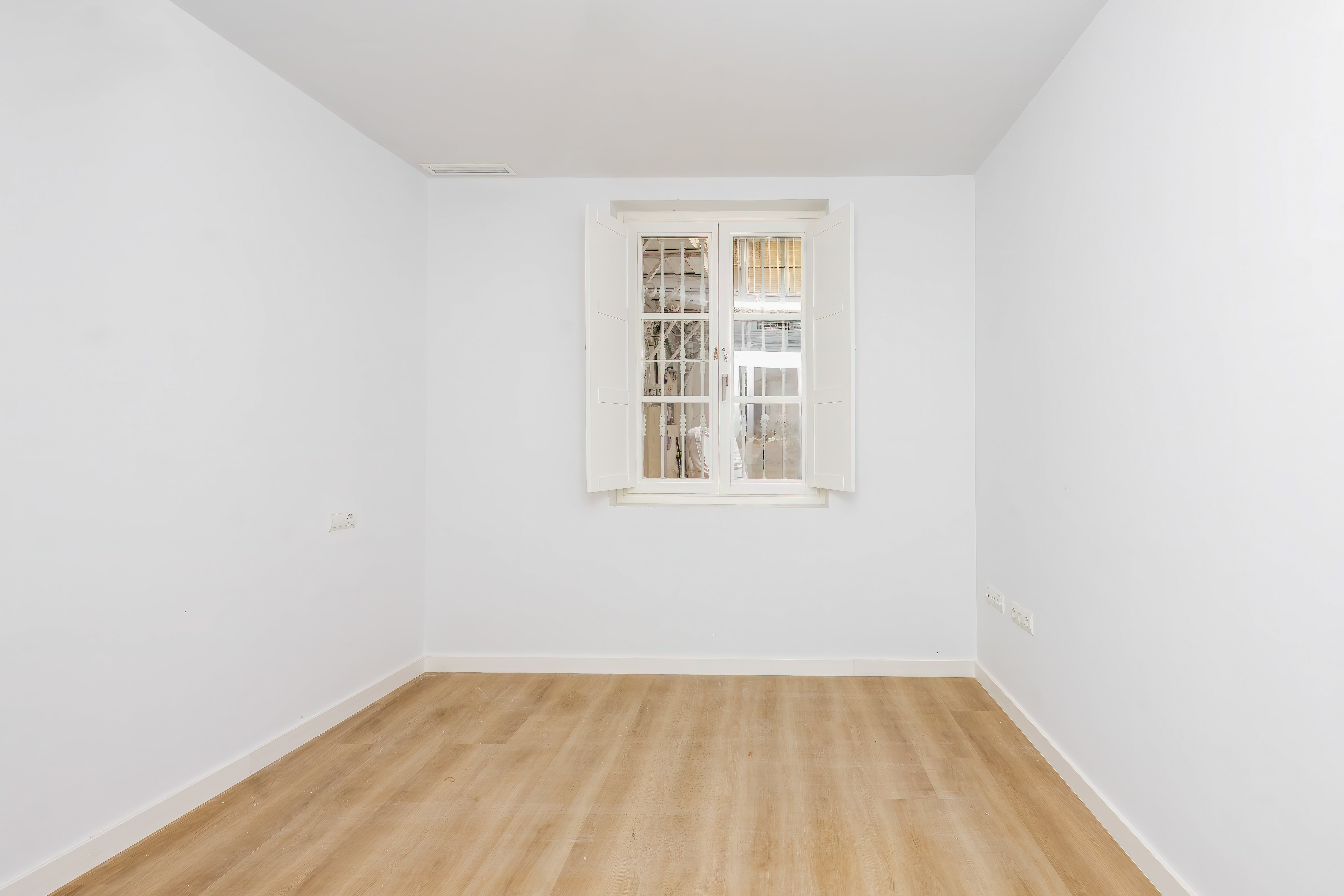 Piso en venta en calle Rafael de la Viesca