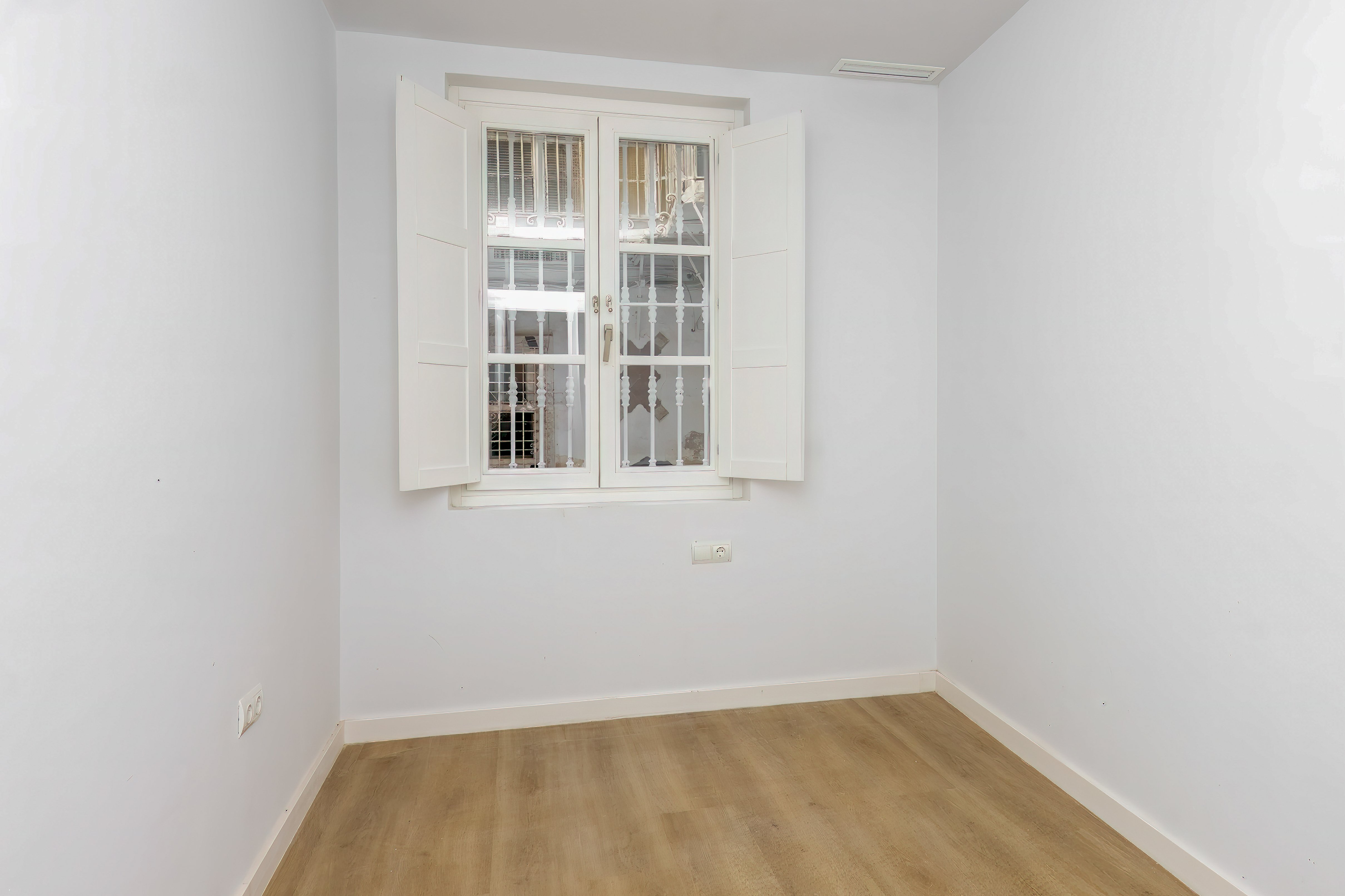 Piso en venta en calle Rafael de la Viesca