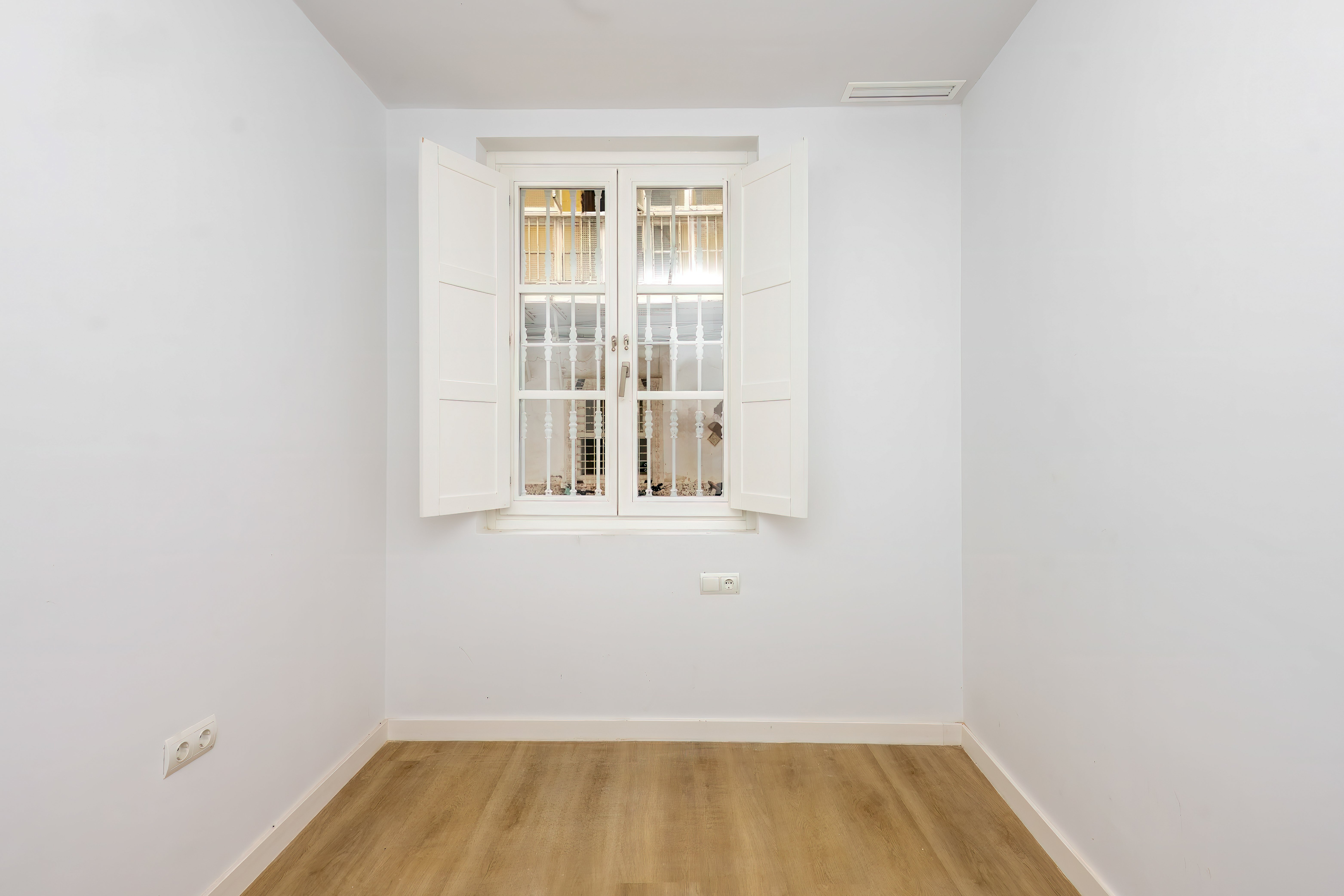 Piso en venta en calle Rafael de la Viesca