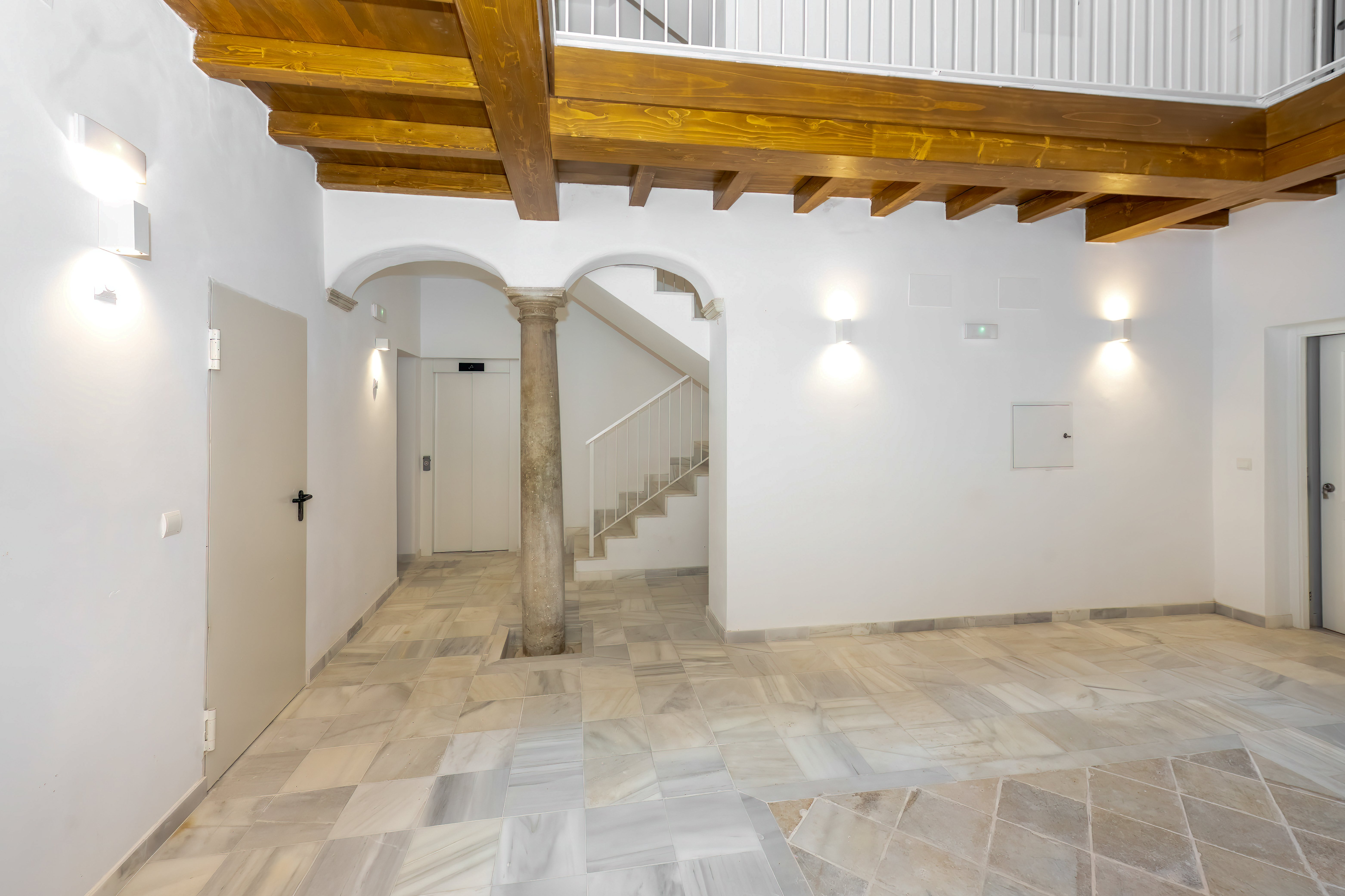 Piso en venta en calle Rafael de la Viesca