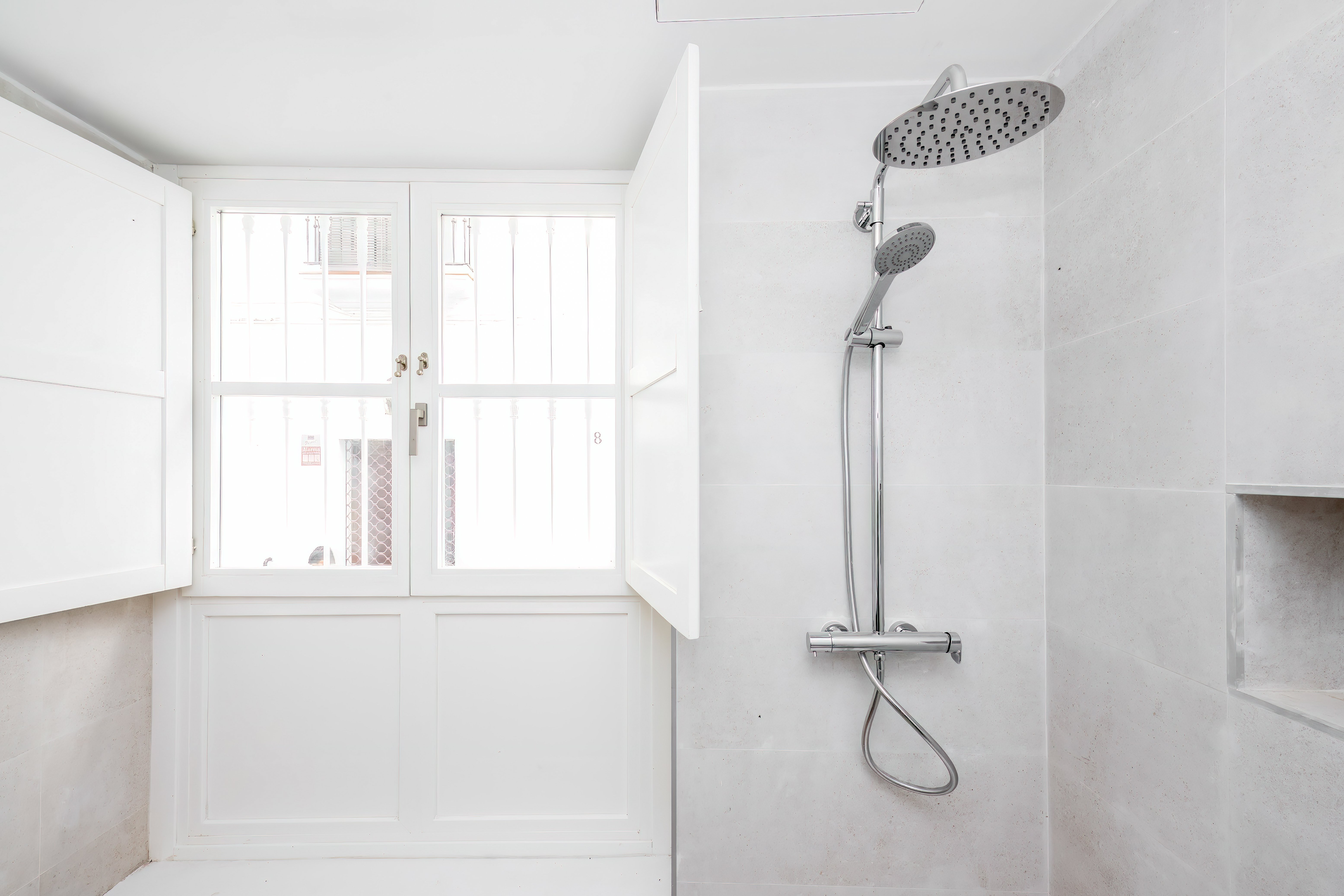 Flat for sale in calle Rafael de la Viesca