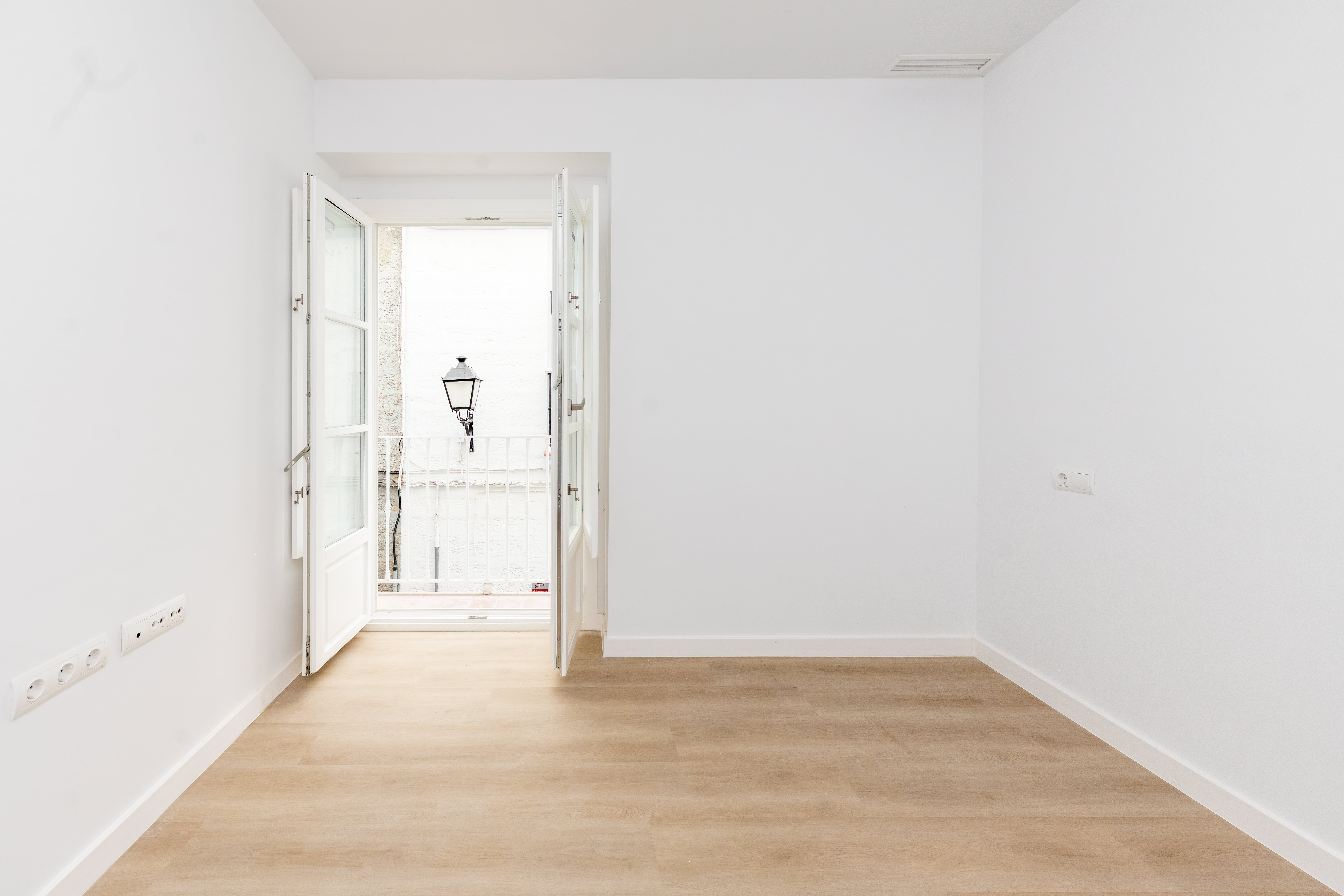 Piso en venta en calle Rafael de la Viesca