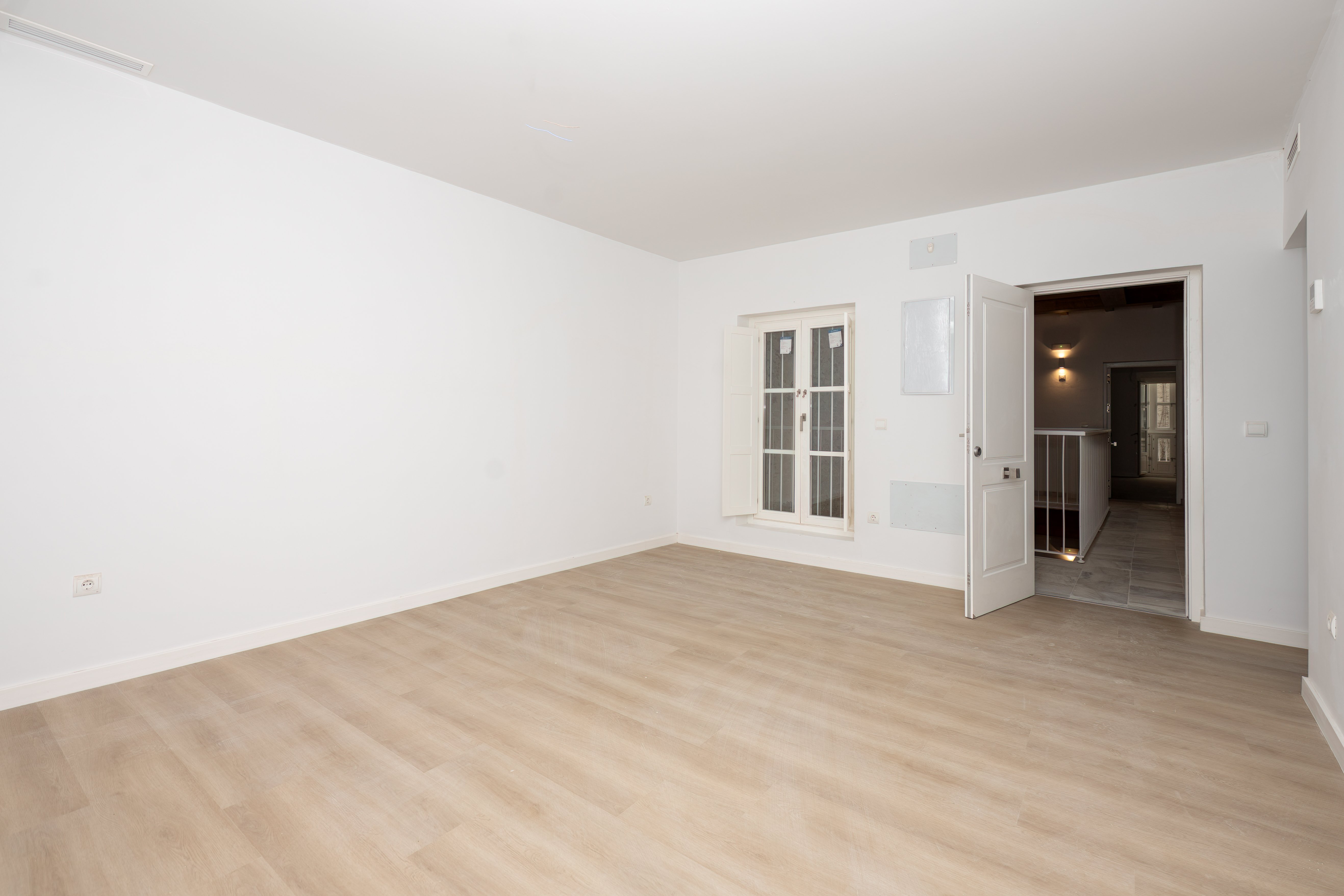 Flat for sale in calle Rafael de la Viesca