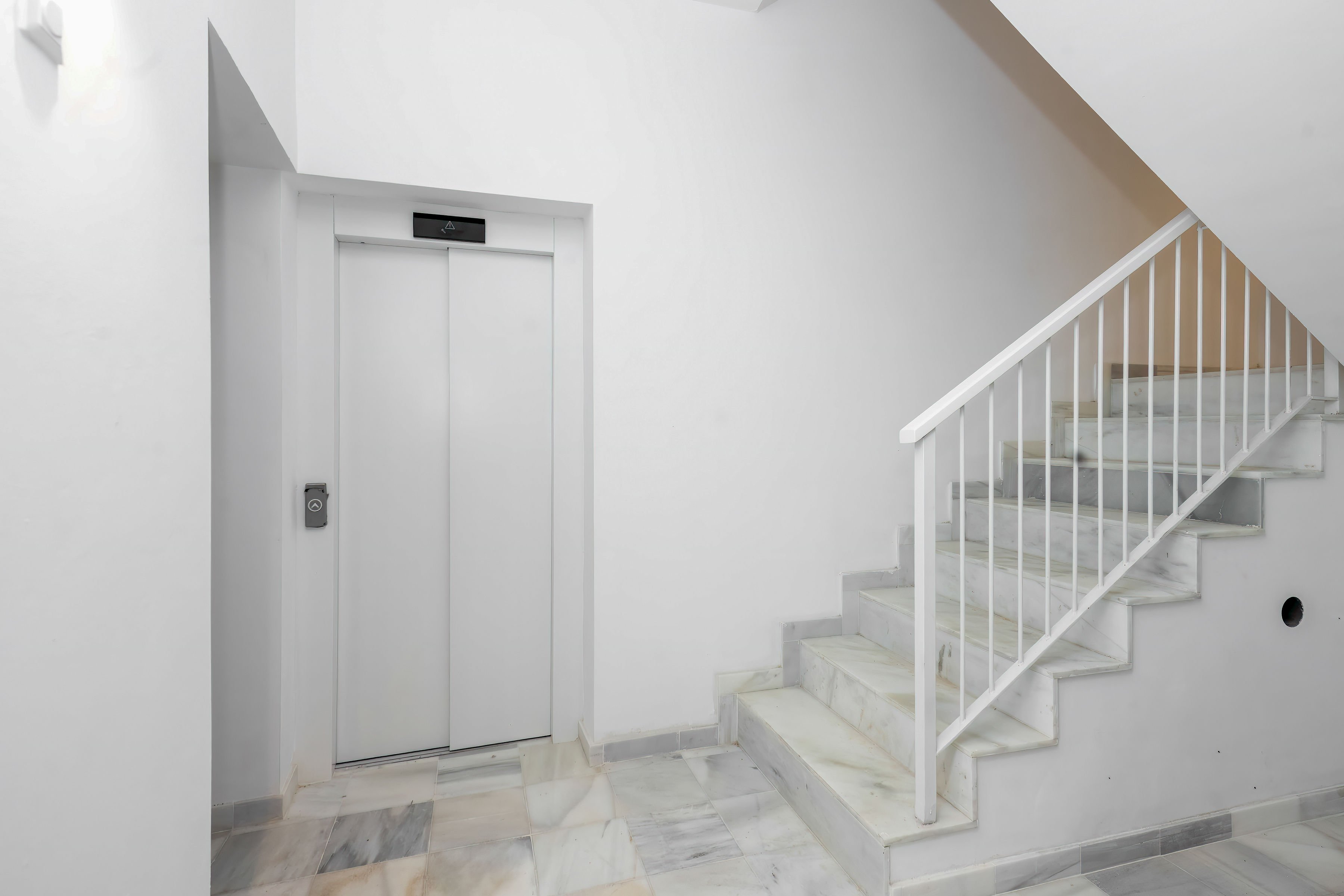 Flat for sale in calle Rafael de la Viesca