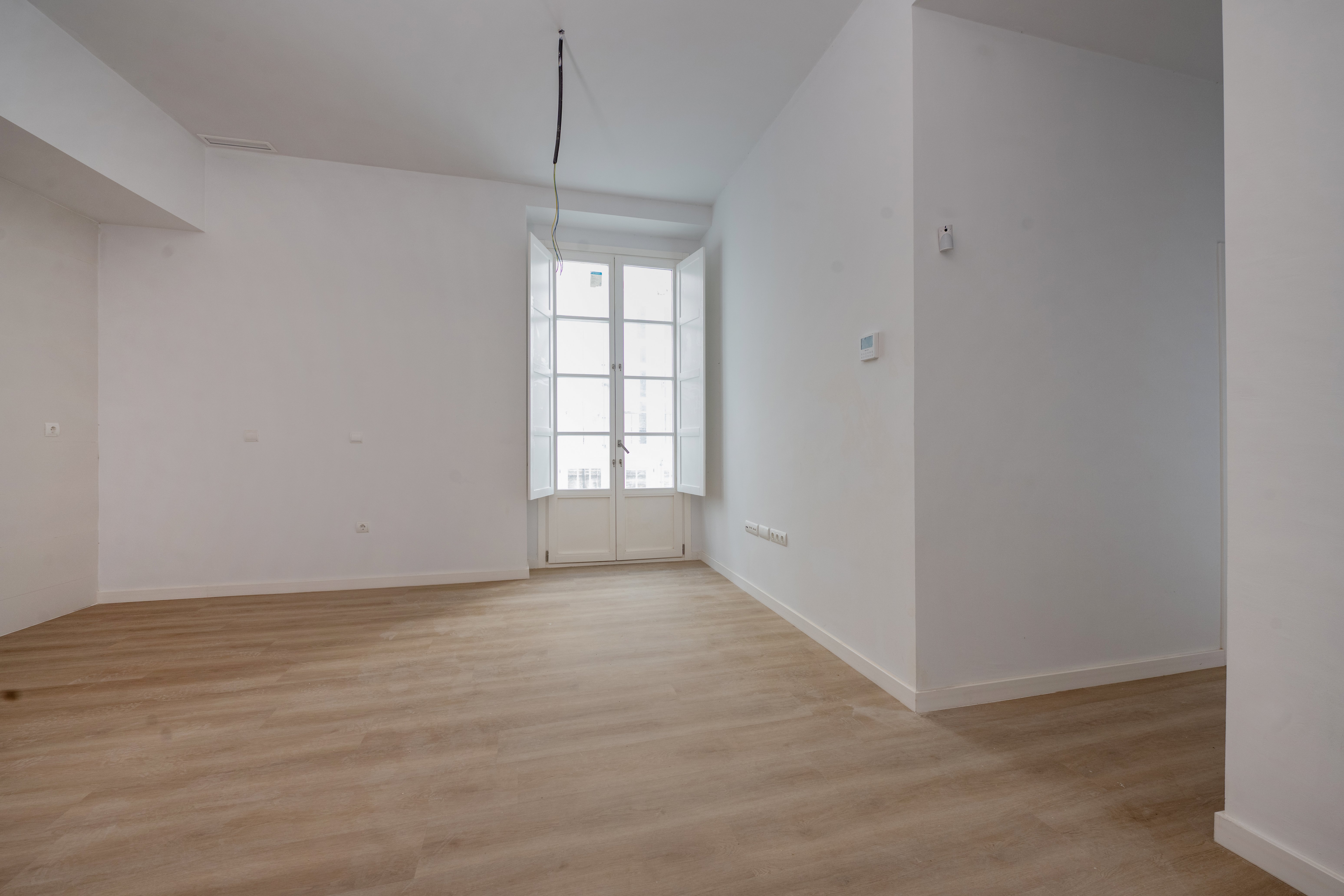 Flat for sale in calle Rafael de la Viesca