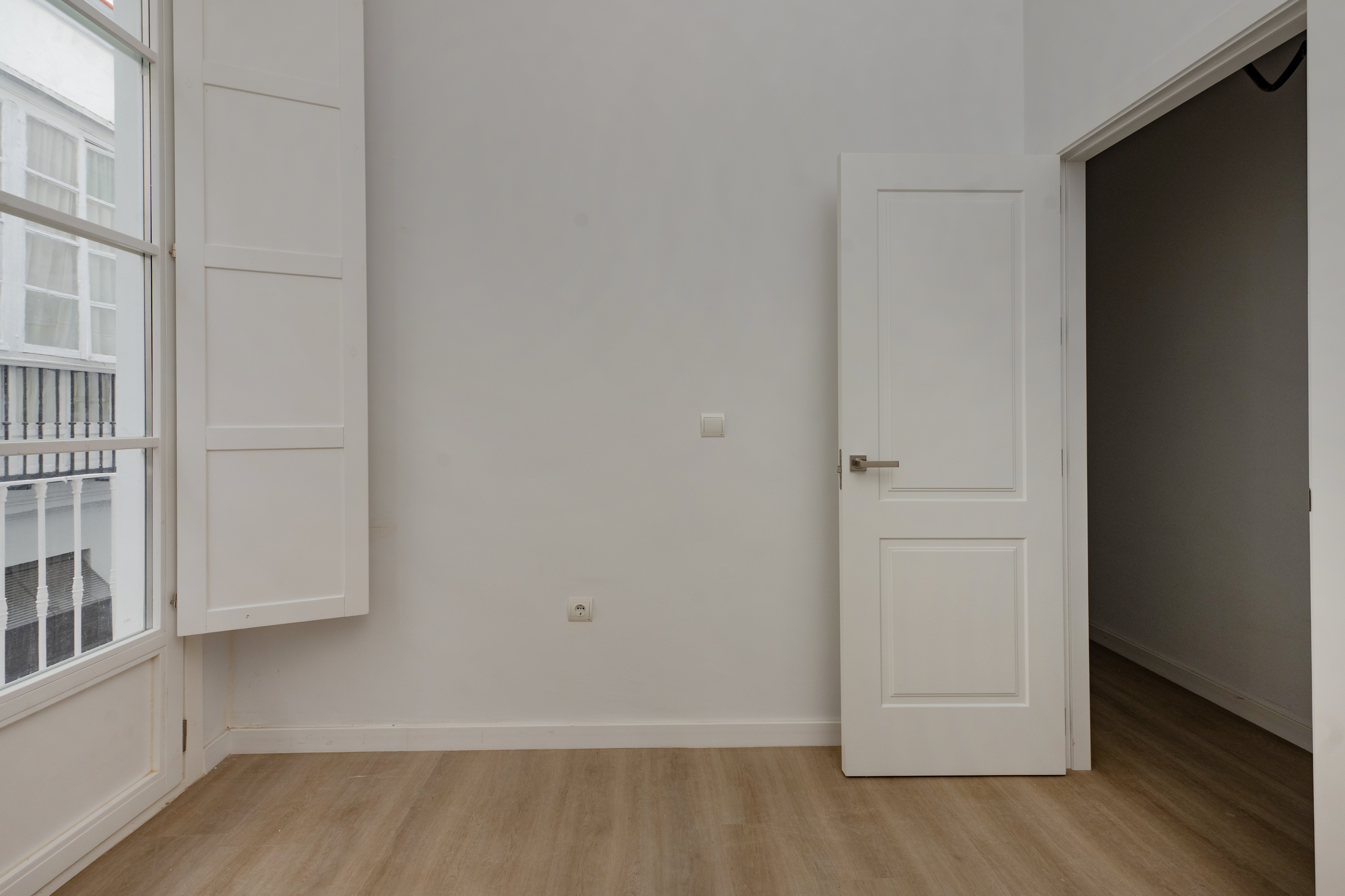Flat for sale in calle Rafael de la Viesca