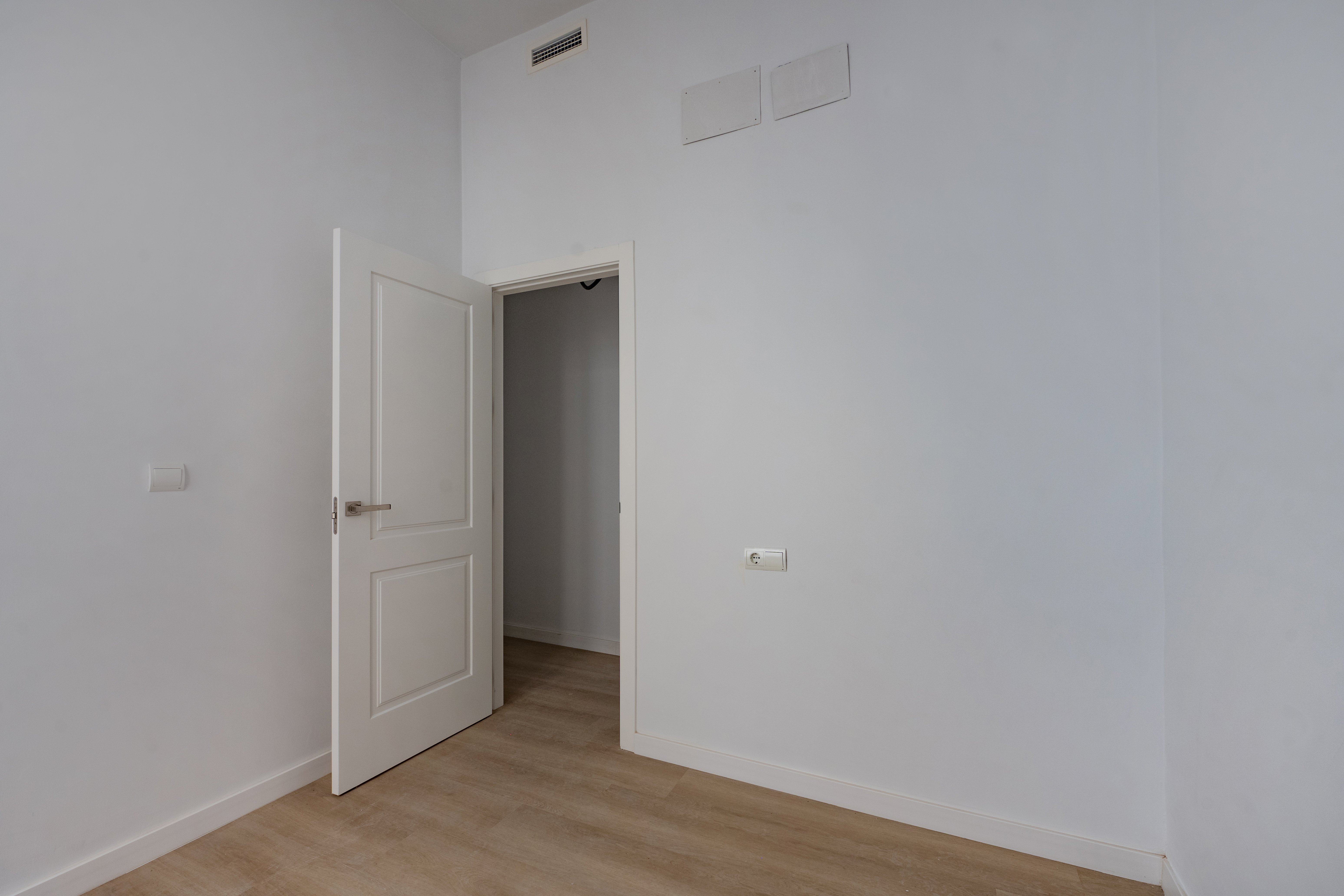 Flat for sale in calle Rafael de la Viesca