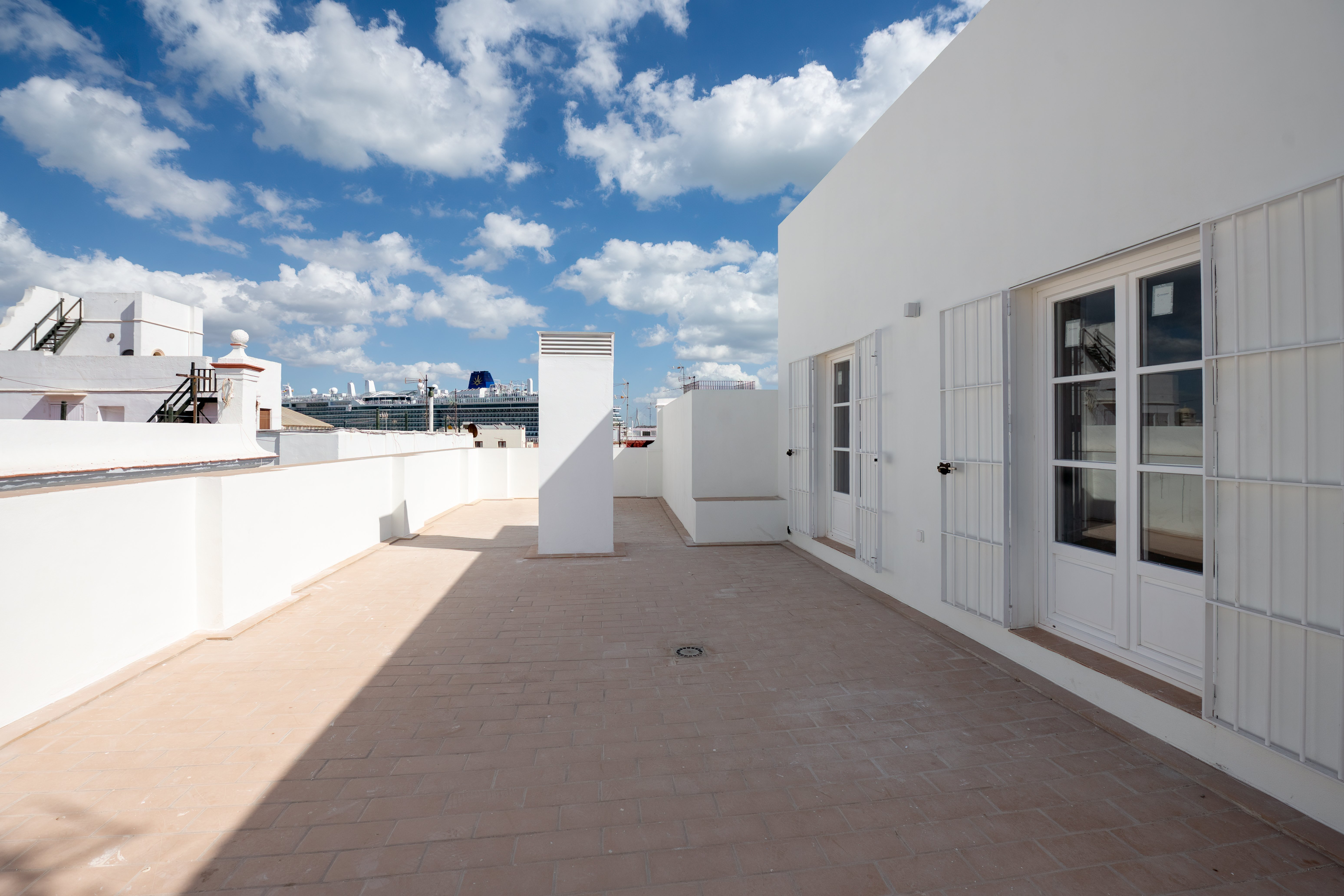 Flat for sale in calle Rafael de la Viesca