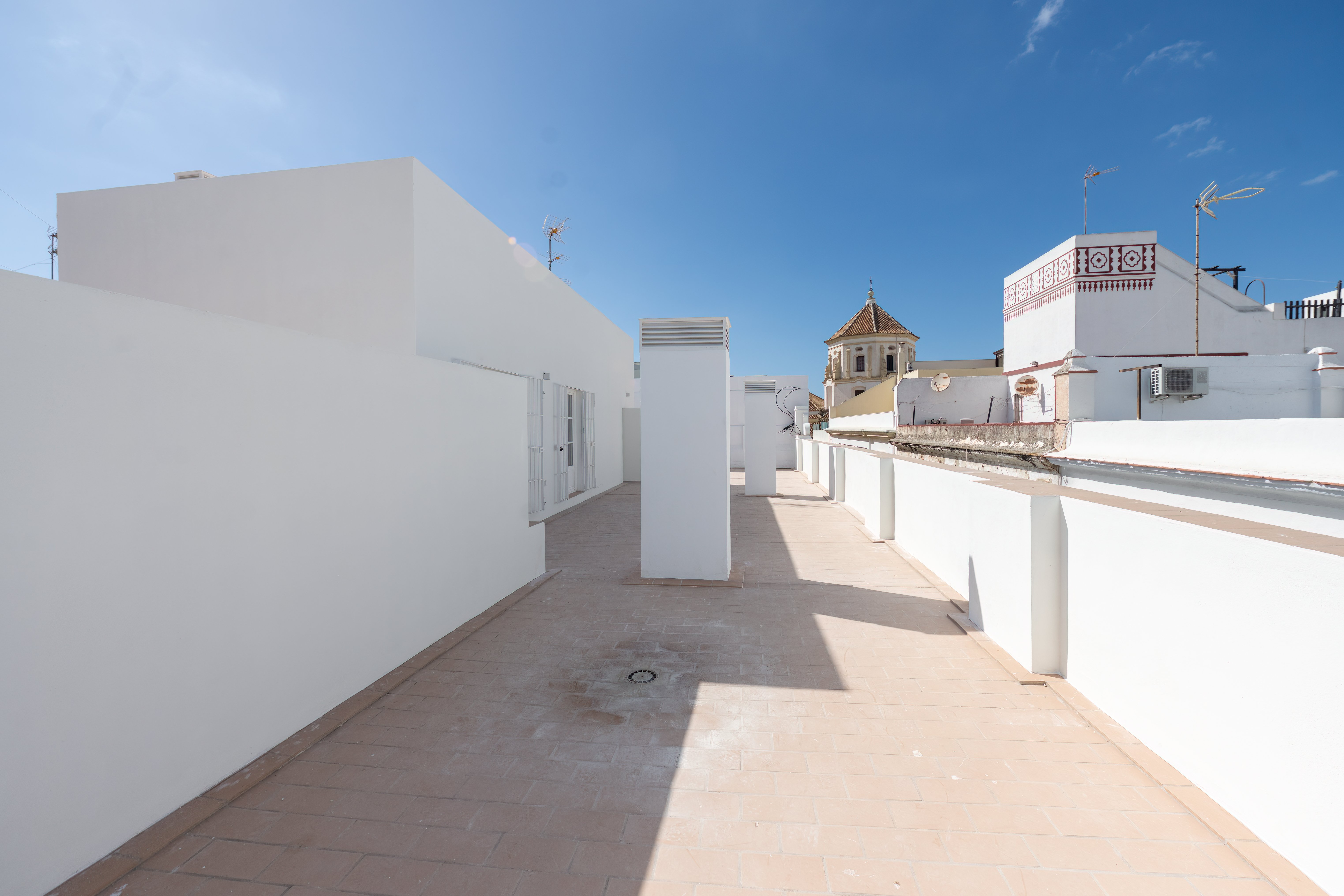 Flat for sale in calle Rafael de la Viesca