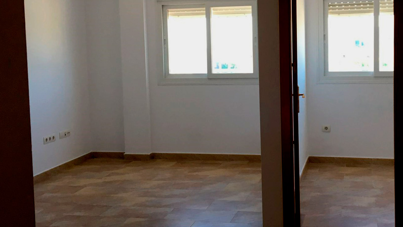 Flat for sale in urb Omega 3