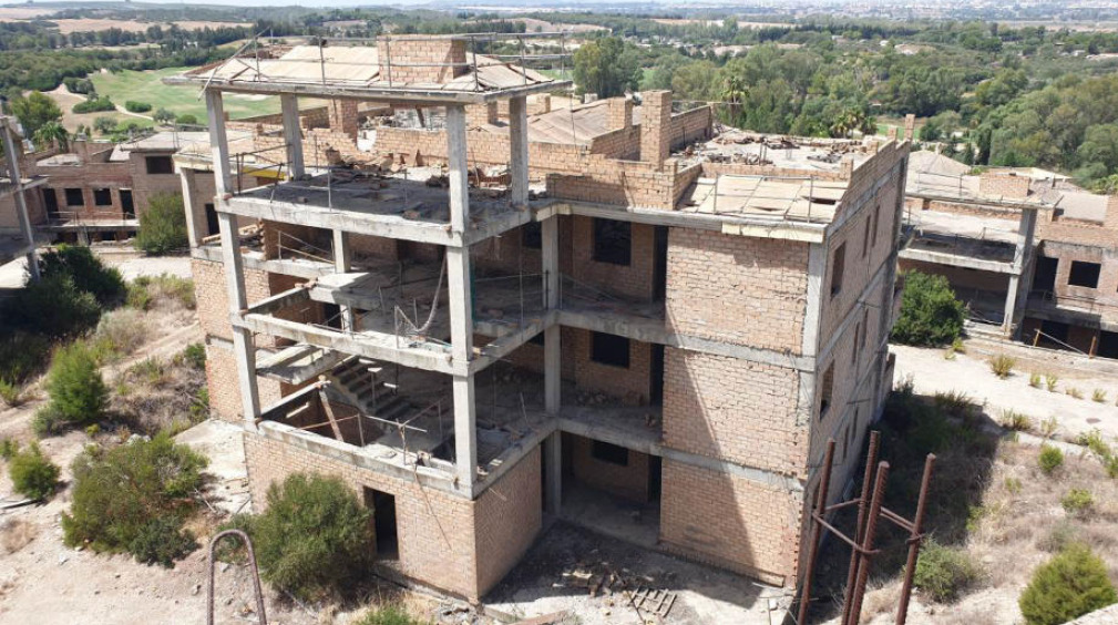 Work stopped for sale in urb Montecastillo, Manzana 2. Bloques B,m,s