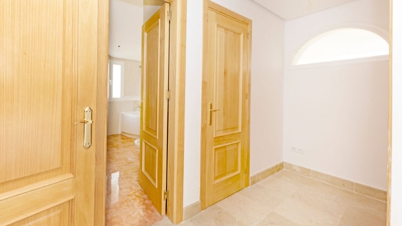 Casa en venta en calle Los Almendro, Urb Torrecilla y Estoril