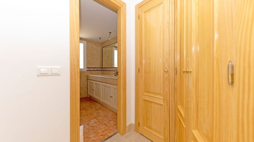 Casa en venta en calle Los Almendro, Urb Torrecilla y Estoril