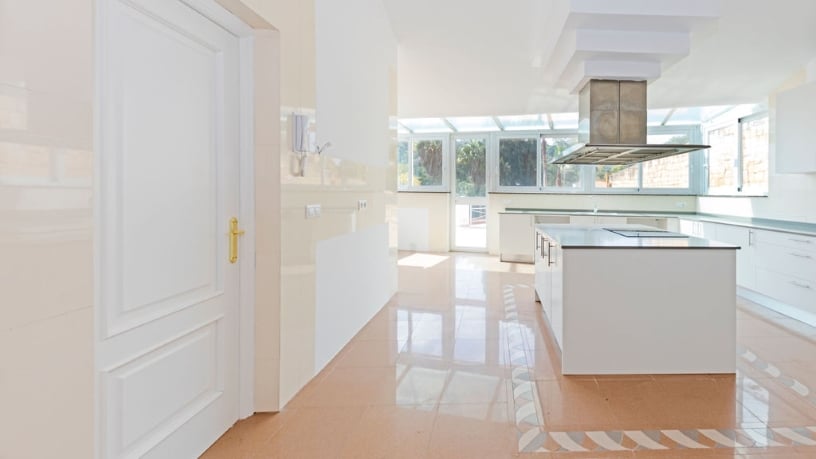 Casa en venta en calle Los Almendro, Urb Torrecilla y Estoril