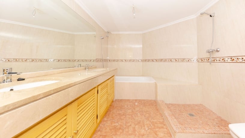 Casa en venta en calle Los Almendro, Urb Torrecilla y Estoril