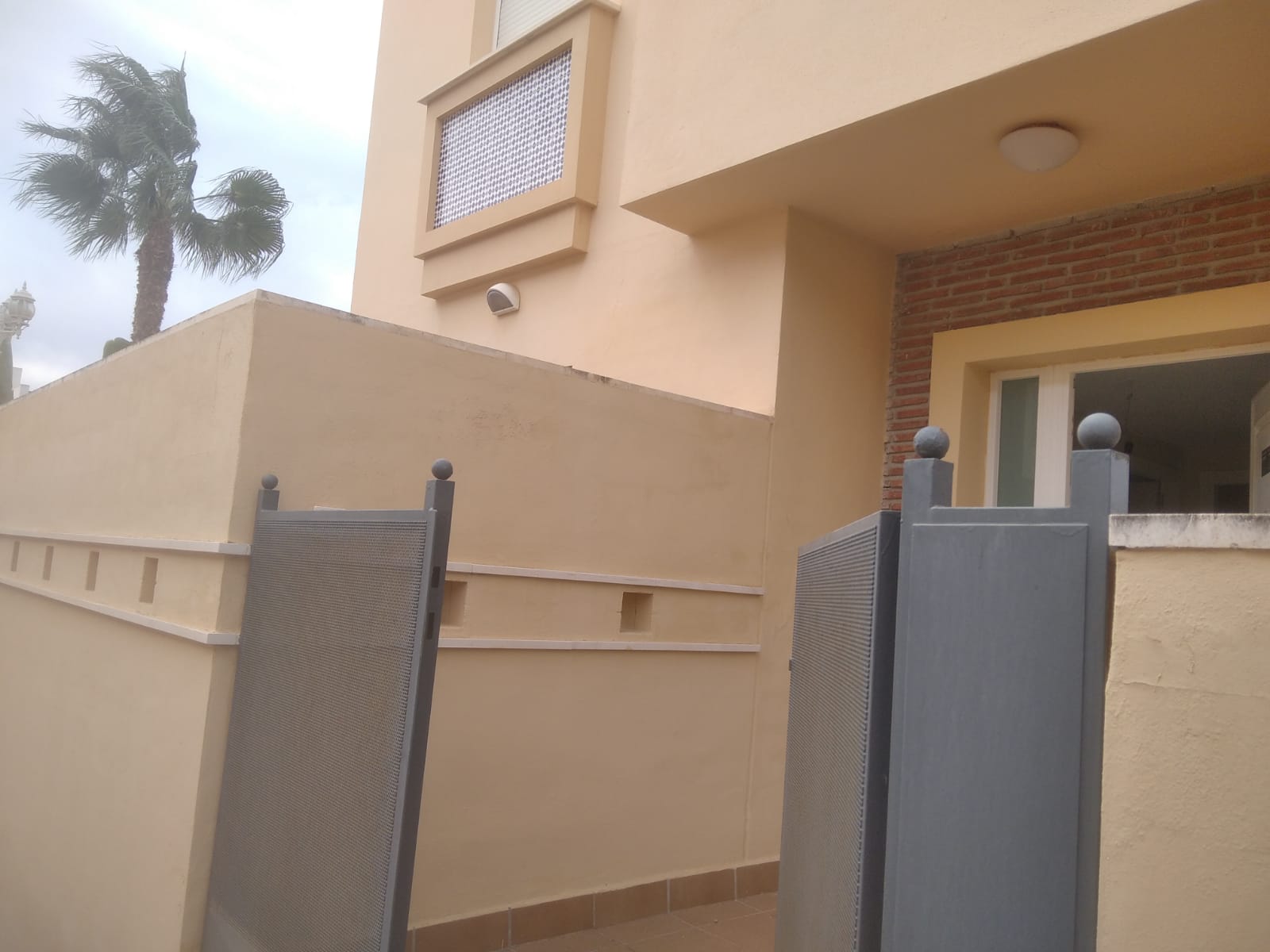 Chalet adosado en venta en calle Adarves de Calypso