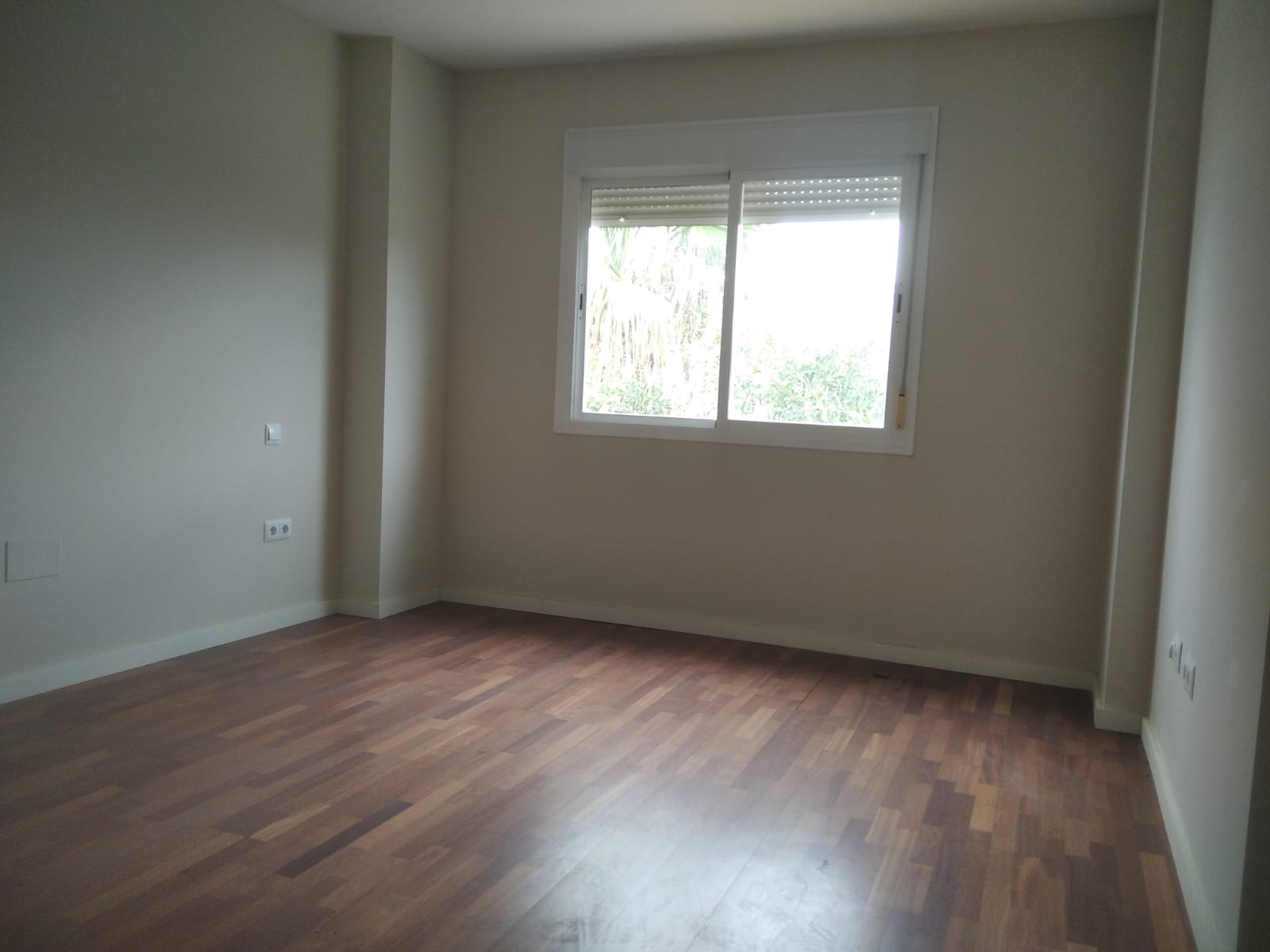 Chalet adosado en venta en calle Adarves de Calypso