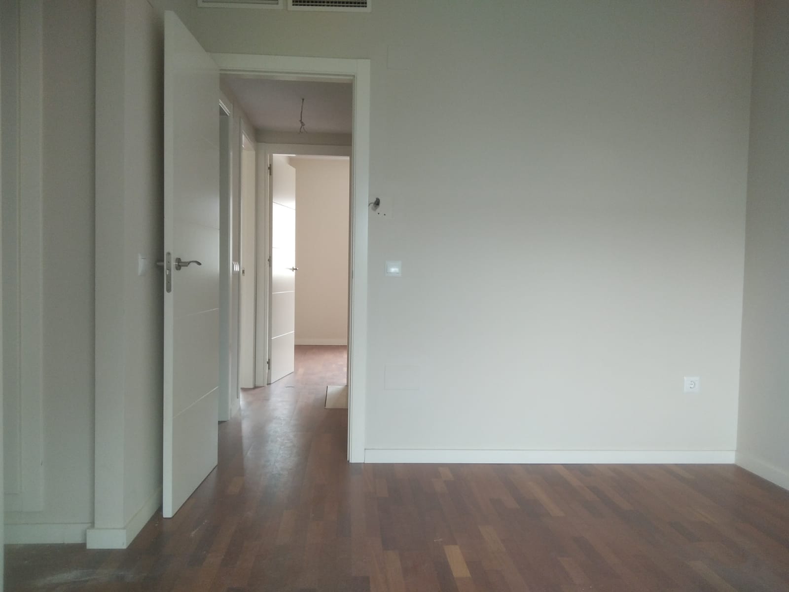 Chalet adosado en venta en calle Adarves de Calypso