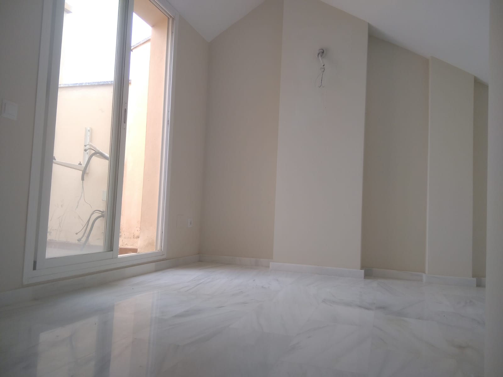 Chalet adosado en venta en calle Adarves de Calypso
