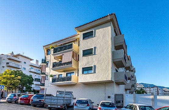 Local en venta en avda Carlos Cano. Ed. las Piramides