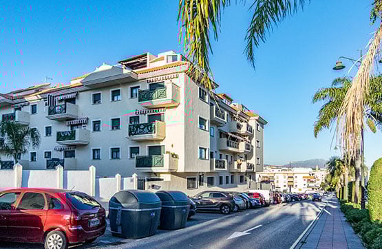 Local en venta en avda Carlos Cano. Ed. las Piramides