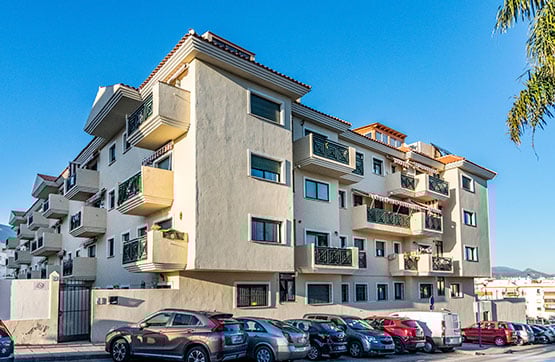 Local en venta en avda Carlos Cano. Ed. las Piramides