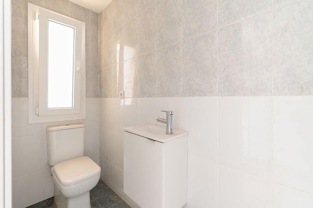 Chalet adosado en venta en calle Manolete