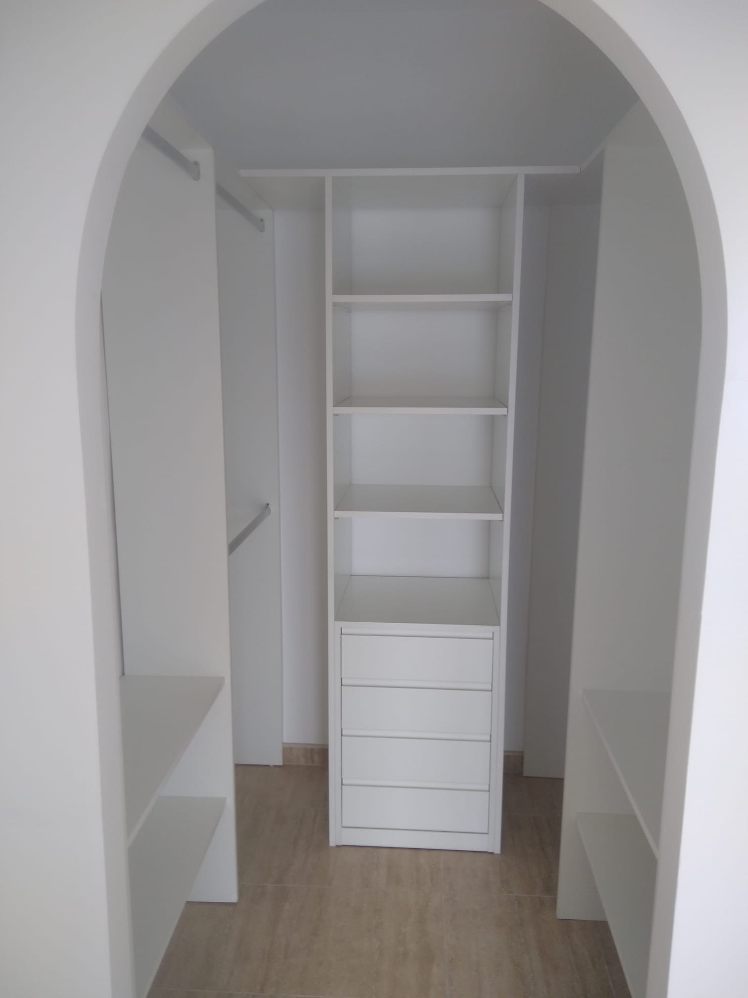 Chalet adosado en venta en calle Manolete