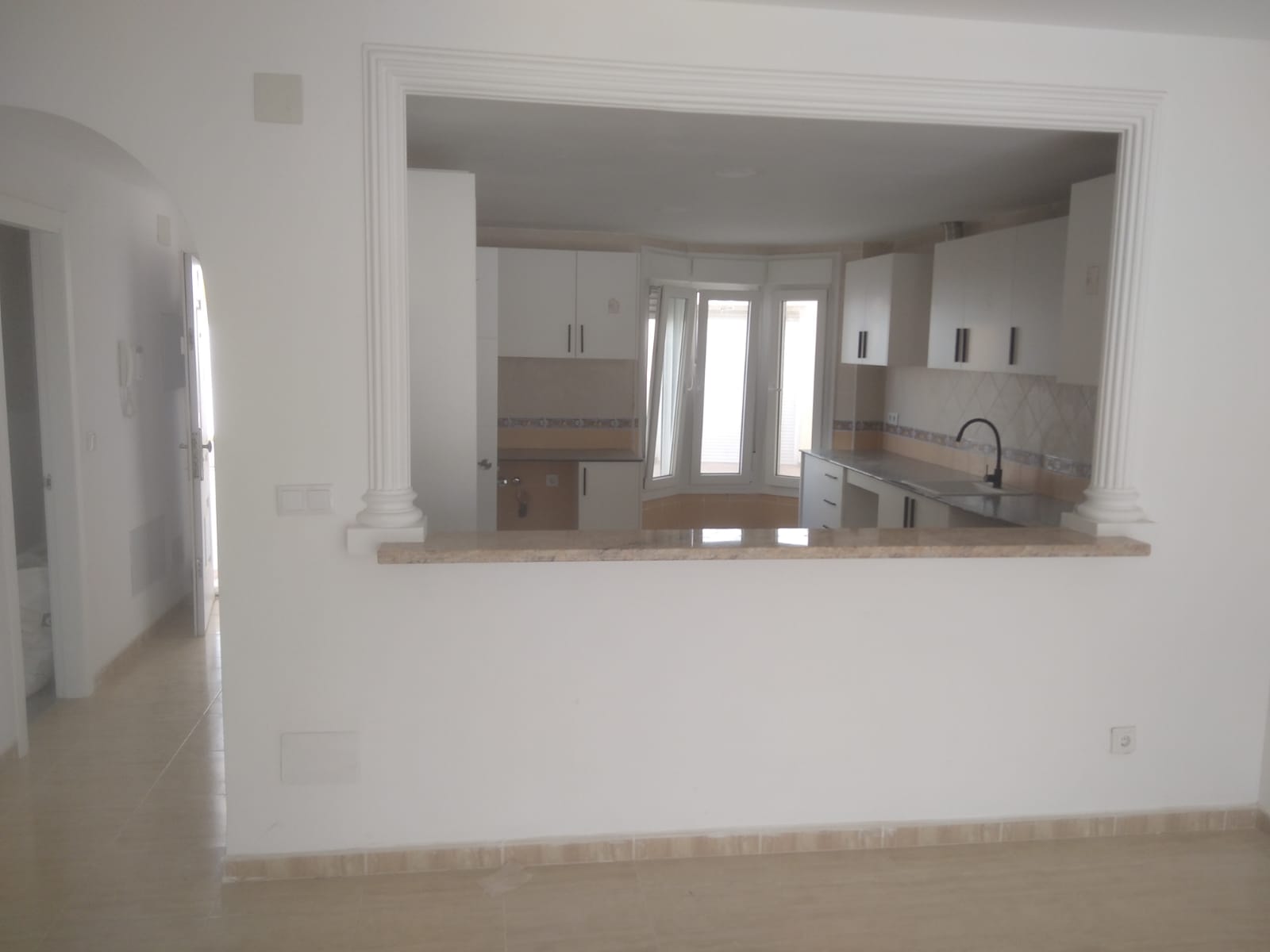 Chalet adosado en venta en calle Manolete