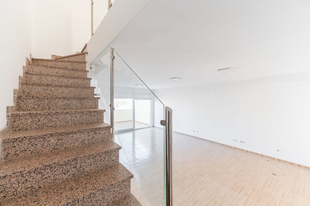 Chalet adosado en venta en calle Manolete