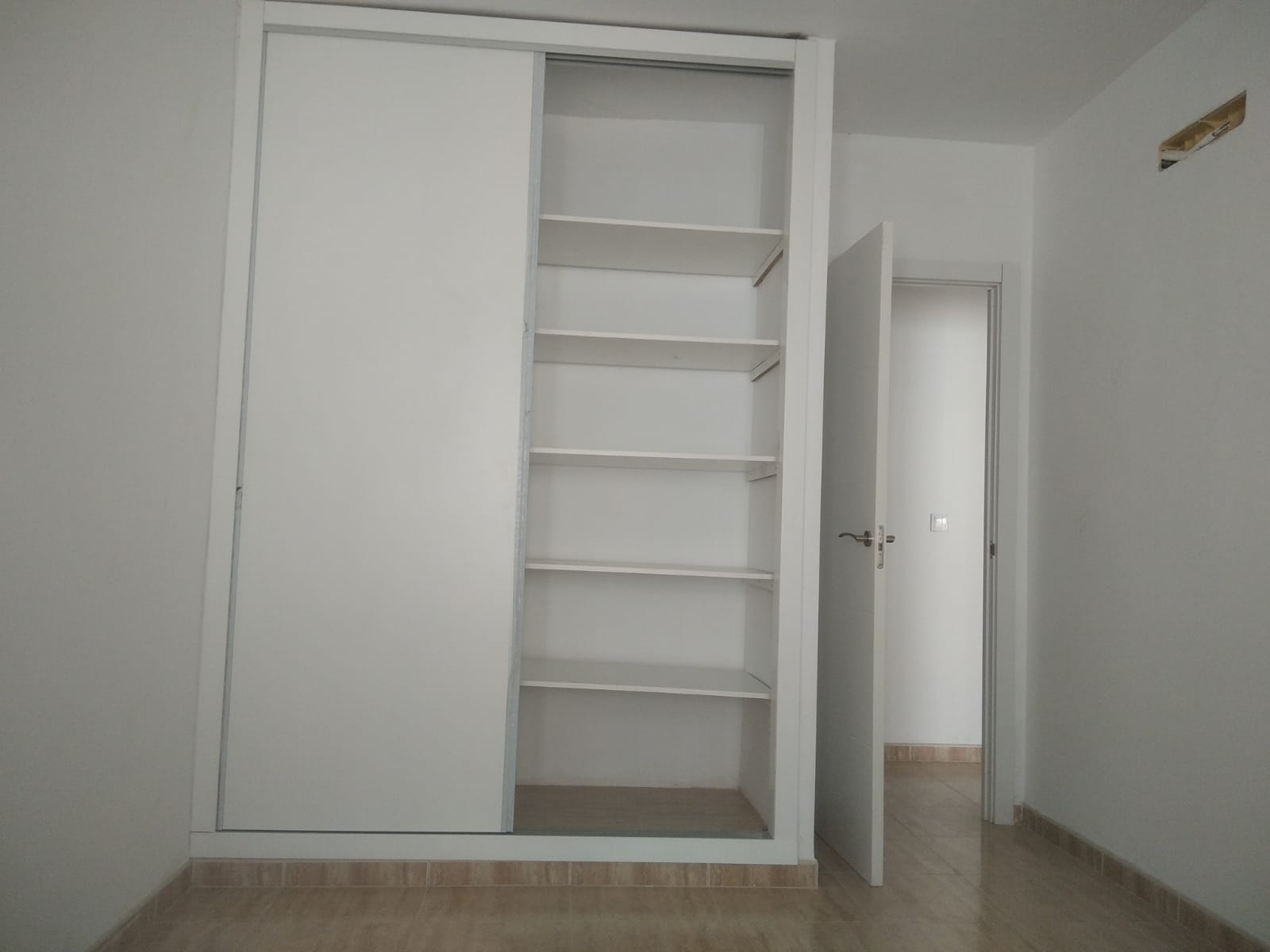 Chalet adosado en venta en calle Manolete