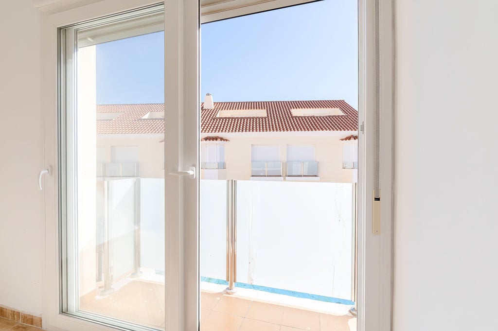 Chalet adosado en venta en calle Manolete