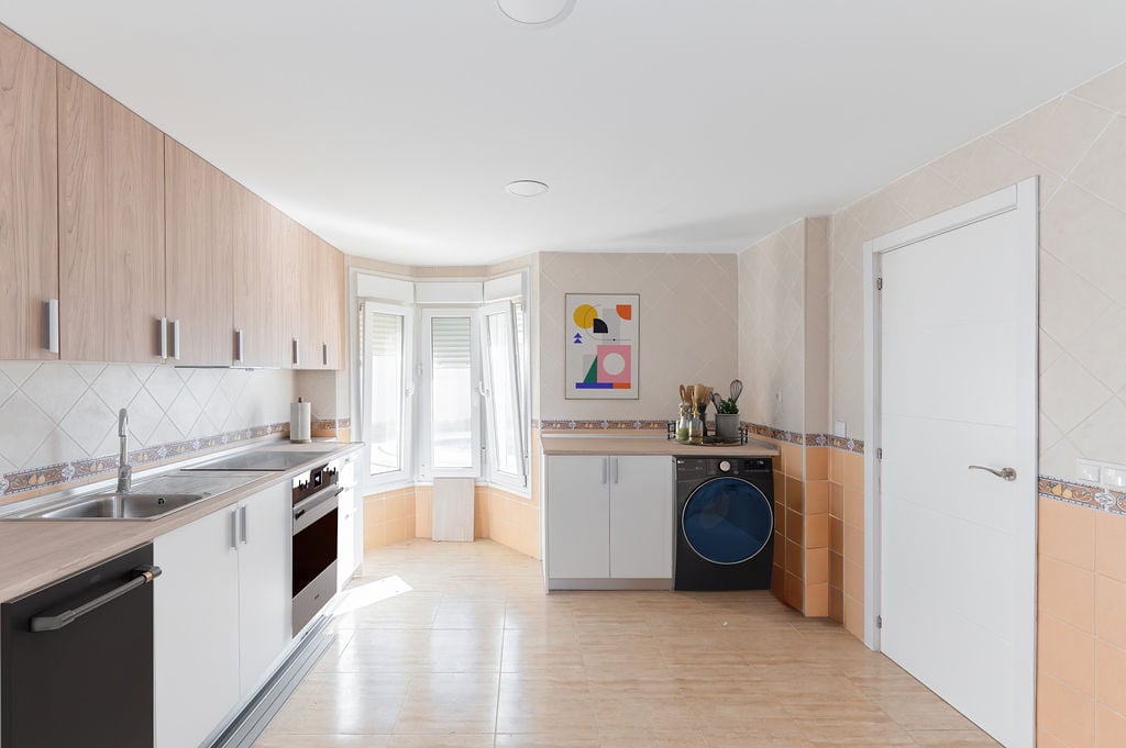 Chalet adosado en venta en calle Manolete