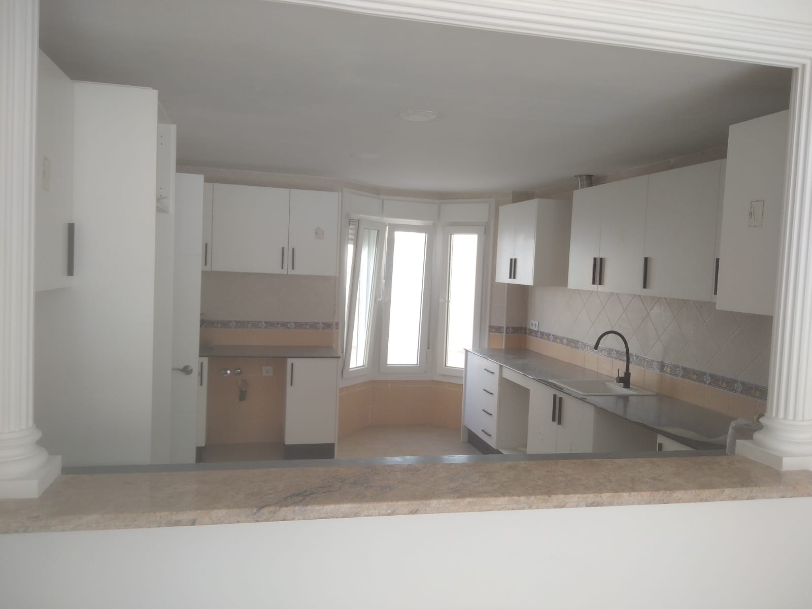Chalet adosado en venta en calle Manolete