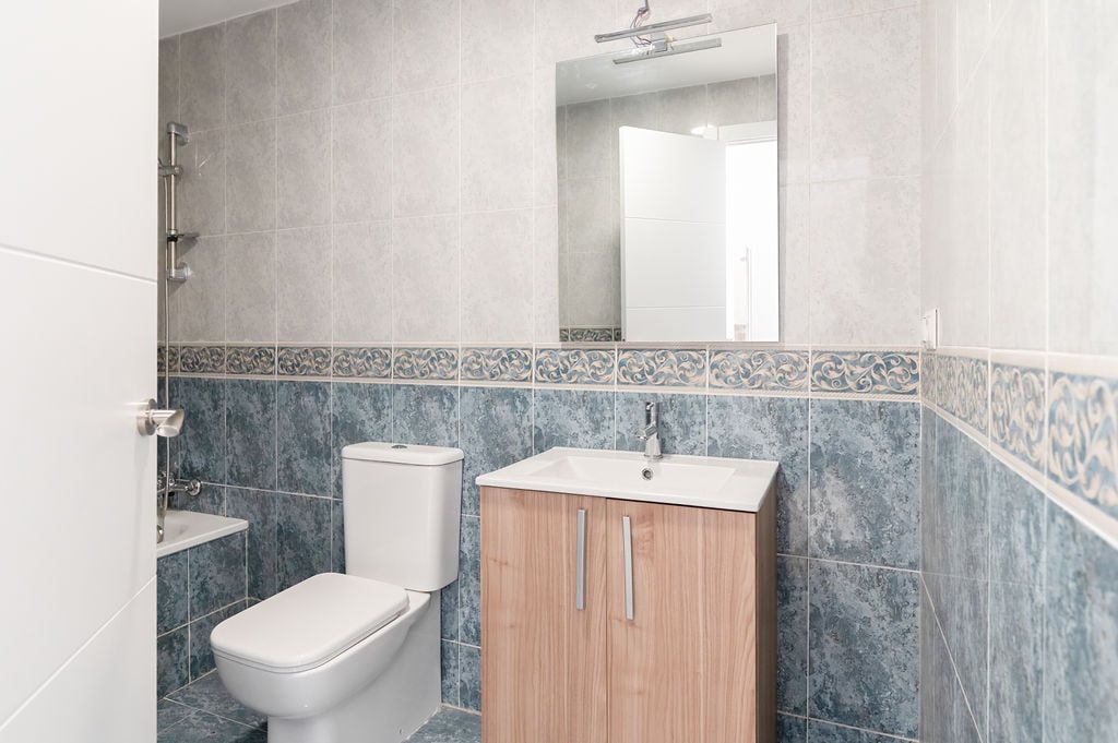 Chalet adosado en venta en calle Manolete