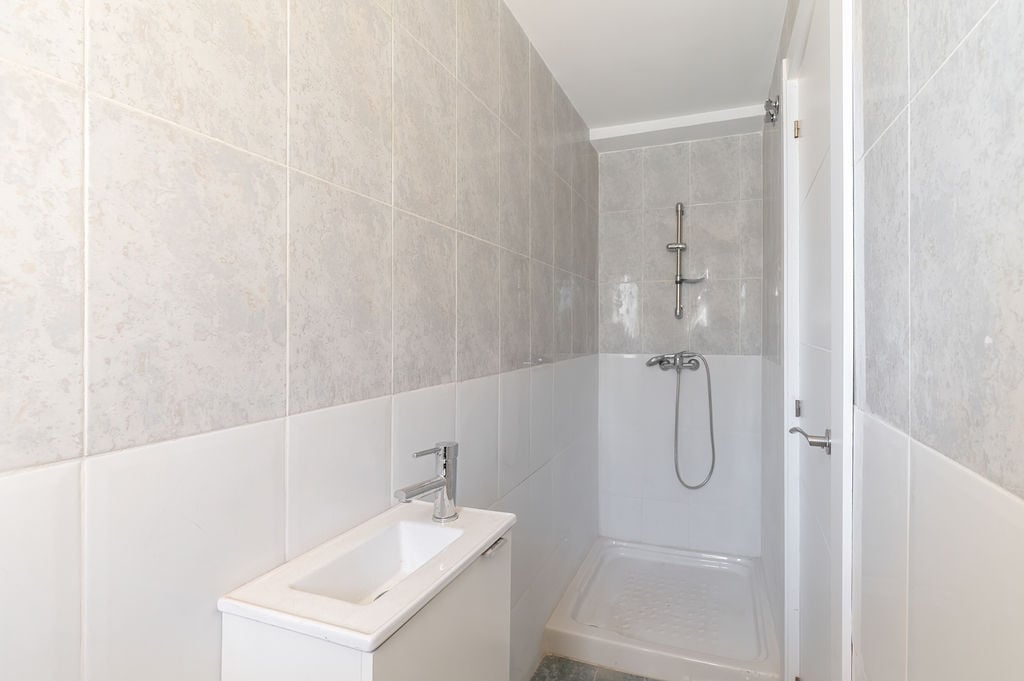Chalet adosado en venta en calle Manolete