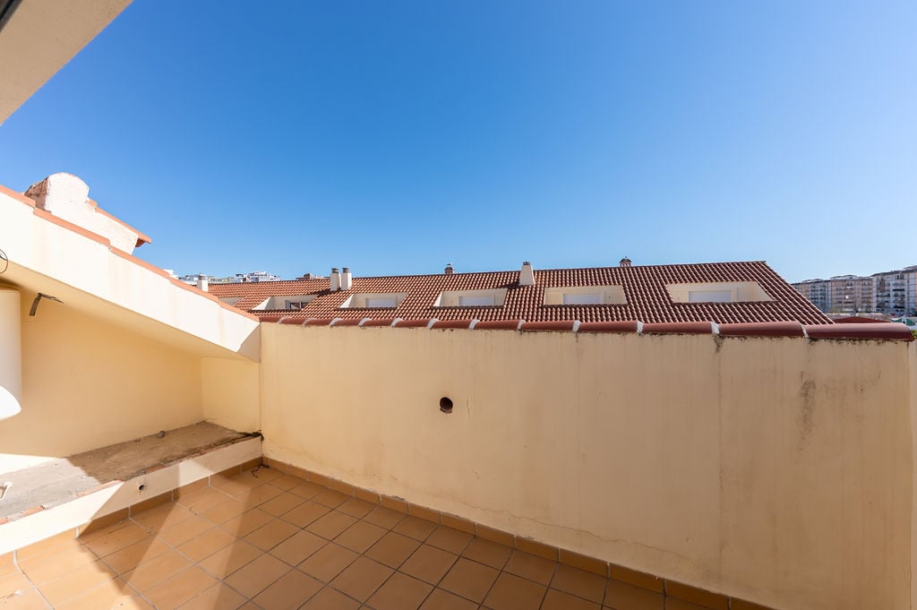 Chalet adosado en venta en calle Manolete