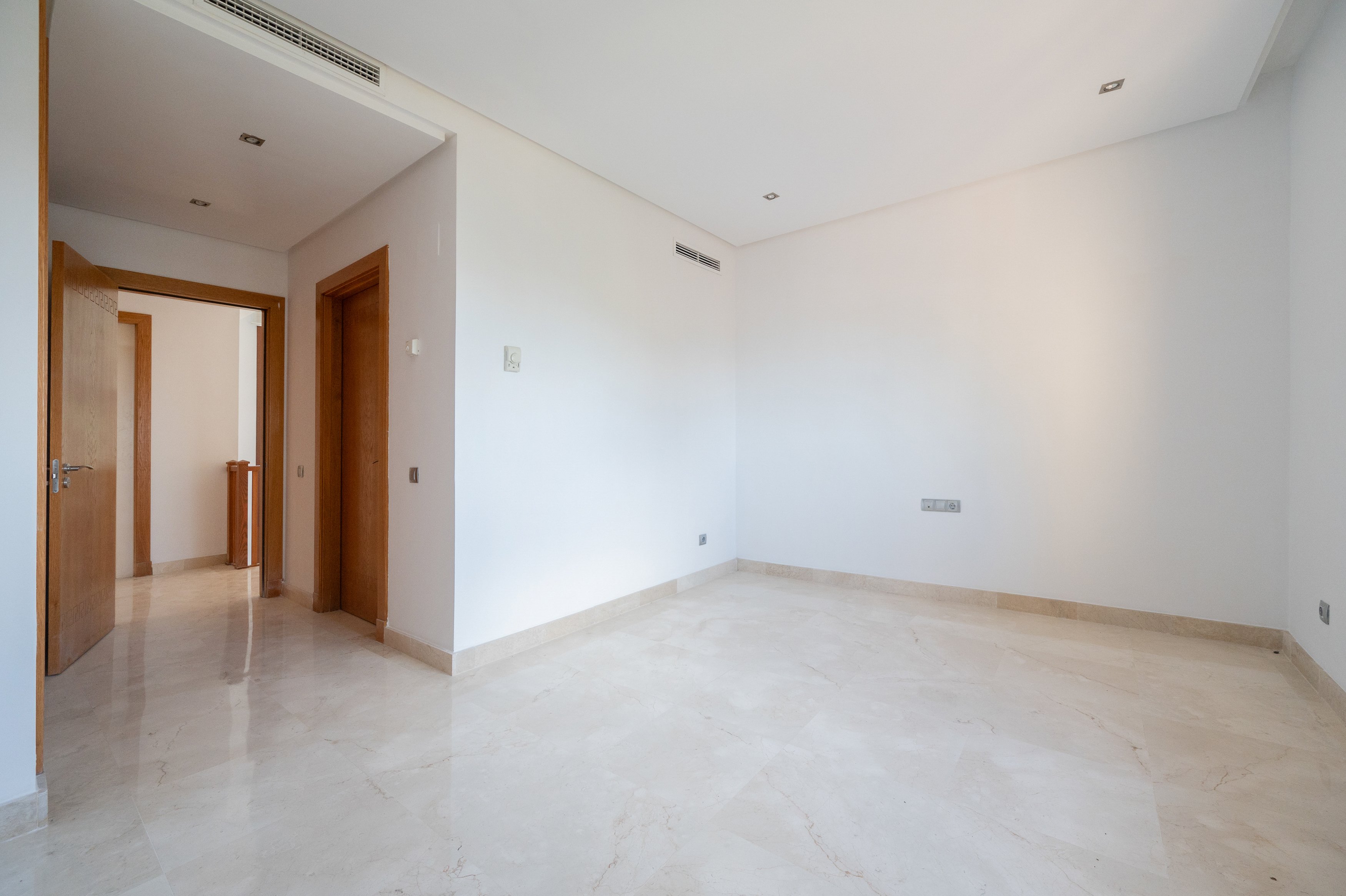 House for sale in otros La Capellanía Hill Club